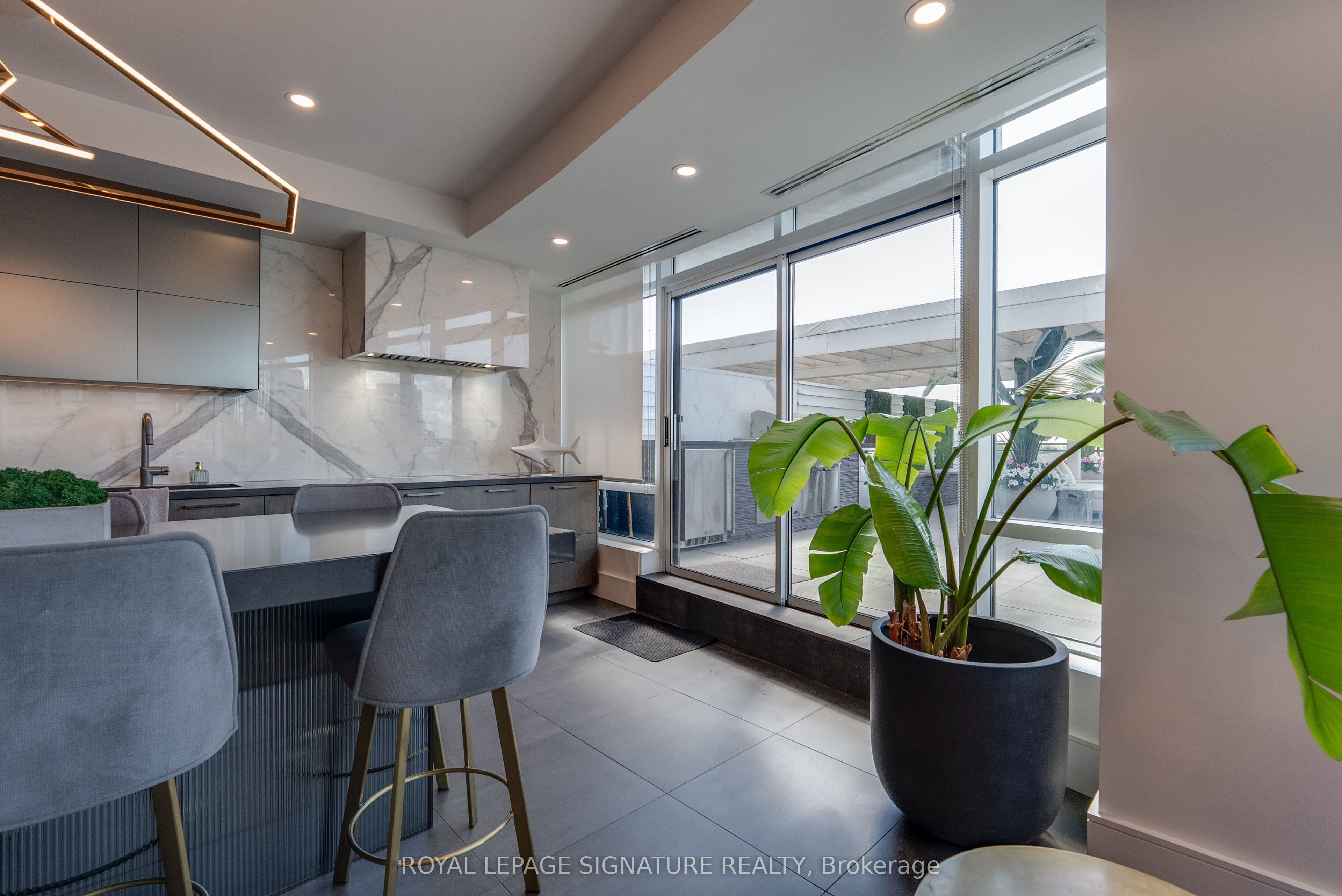 500 Queens Quay W 602E, Toronto, ON M5V 3K8