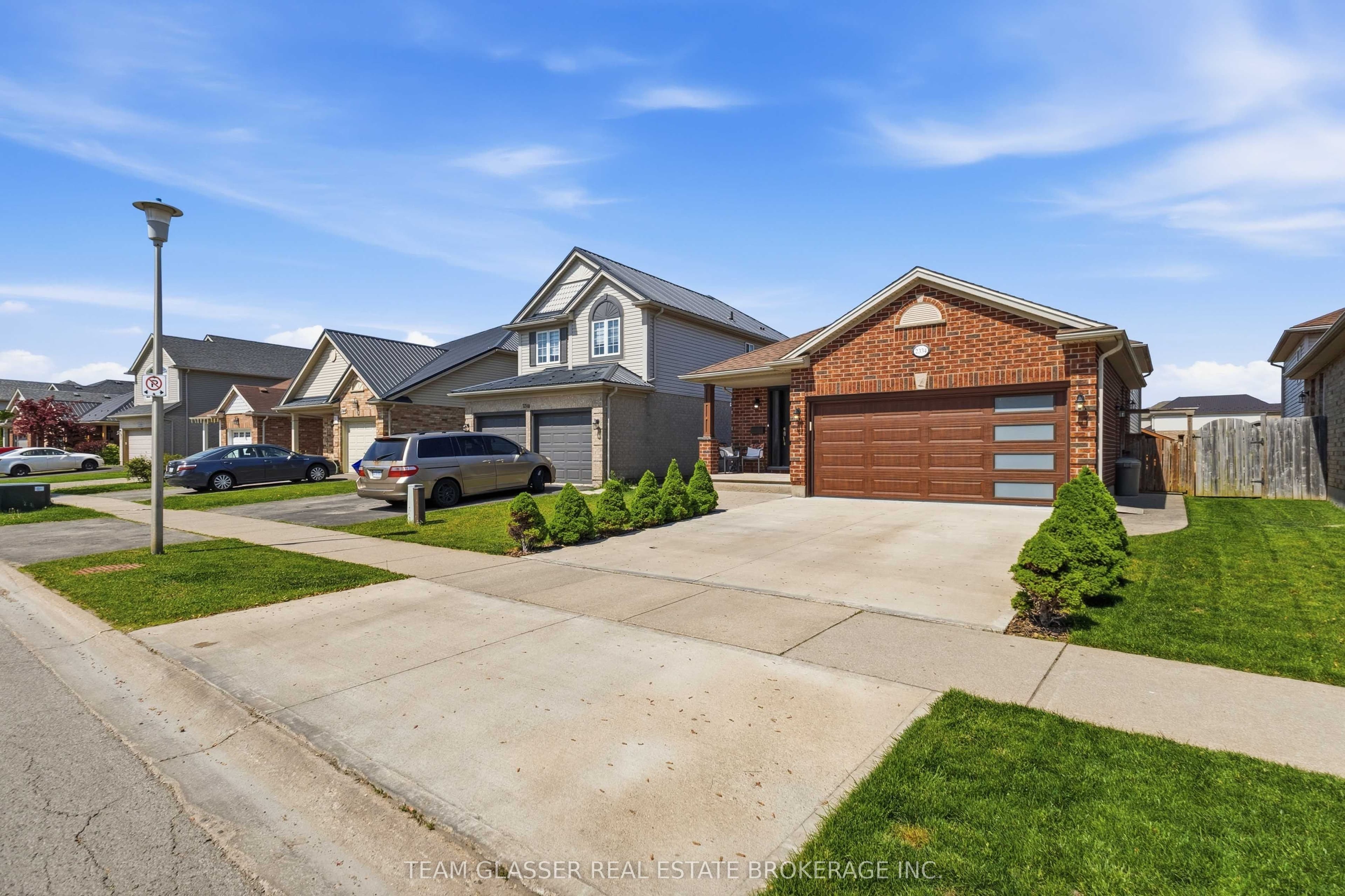 2334 MEADOWGATE Boulevard, London South, ON N6M 1L6