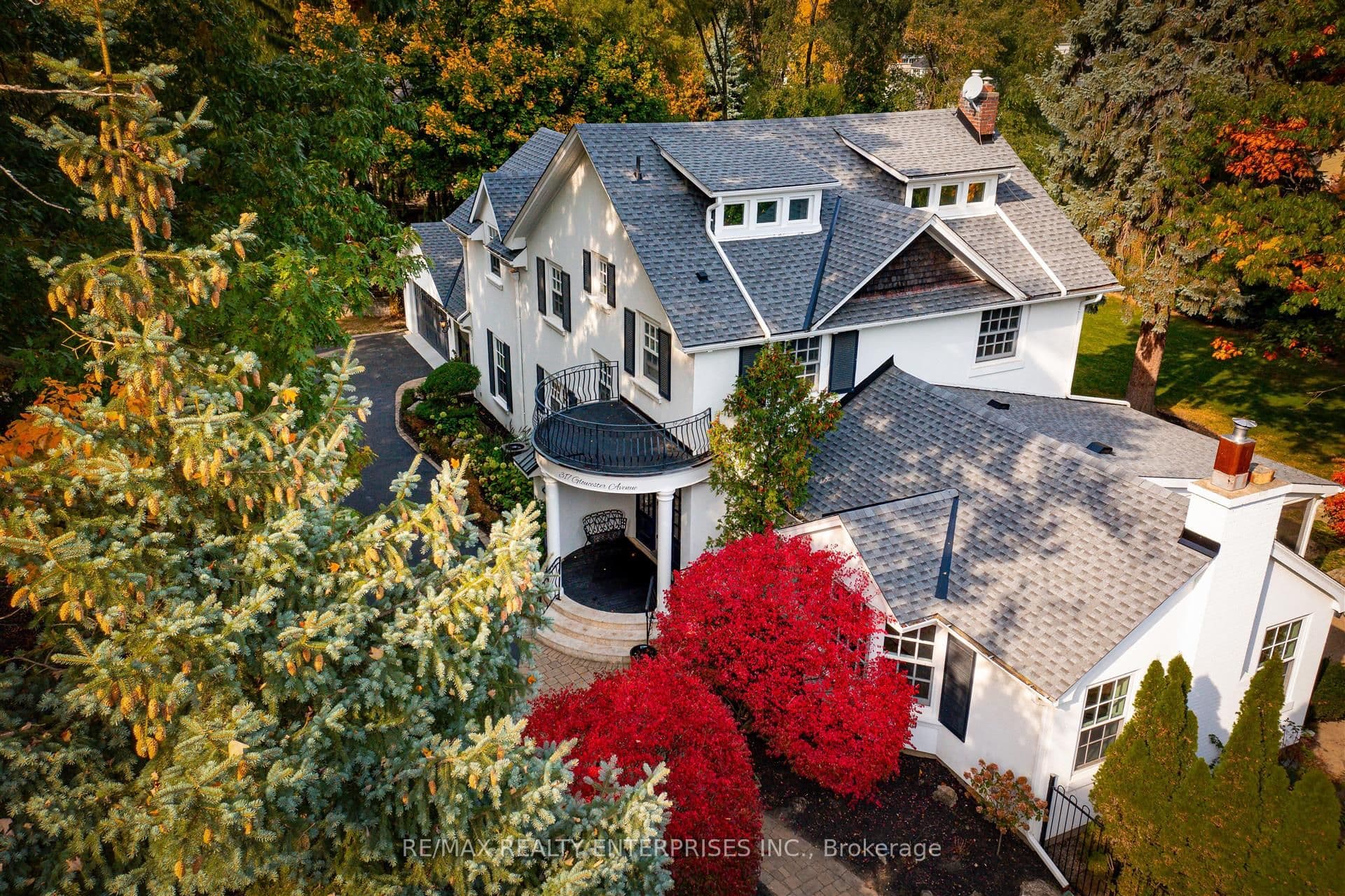 317 Gloucester Avenue, Oakville, ON L6J 3W8