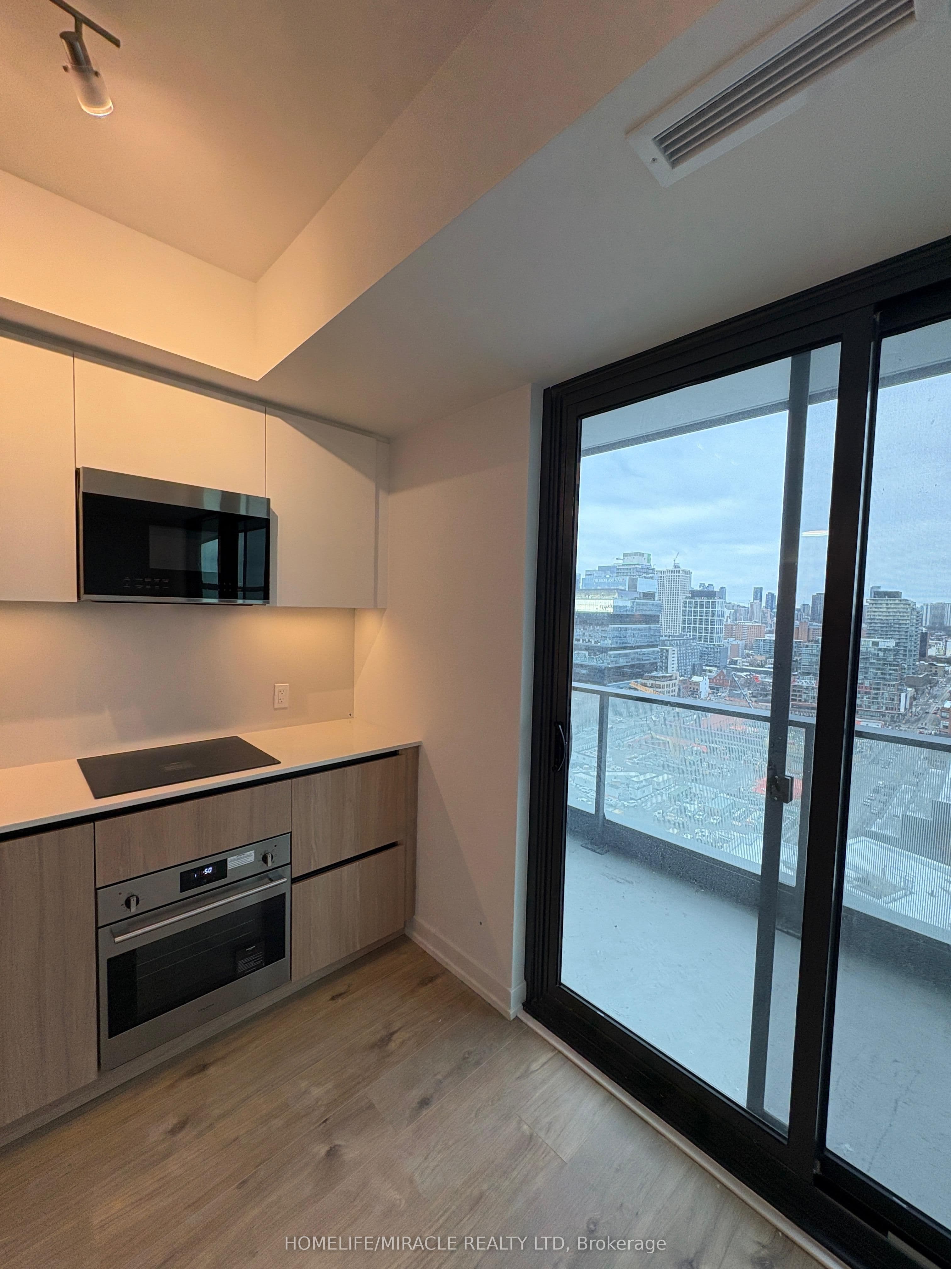 35 Parliament Street 2110, Toronto, ON M5A 1G1