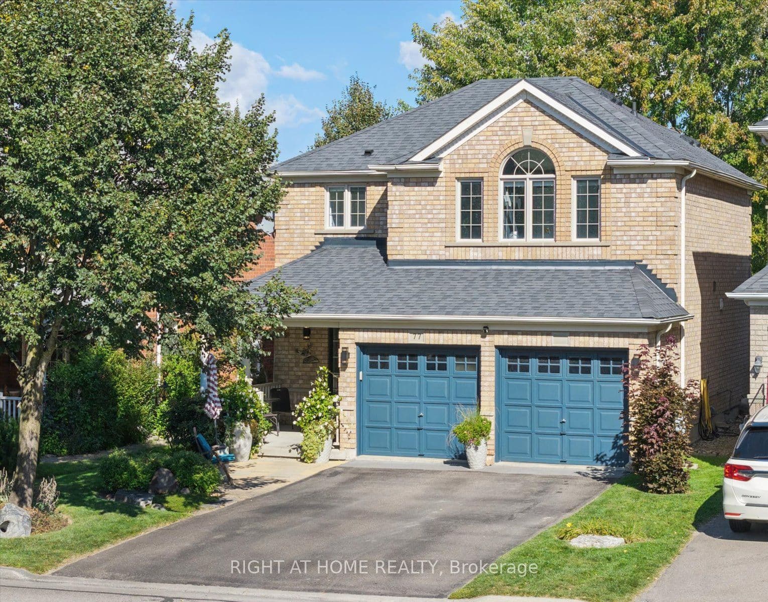 77 Shoniker Drive, Newmarket, ON L3X 2Z3