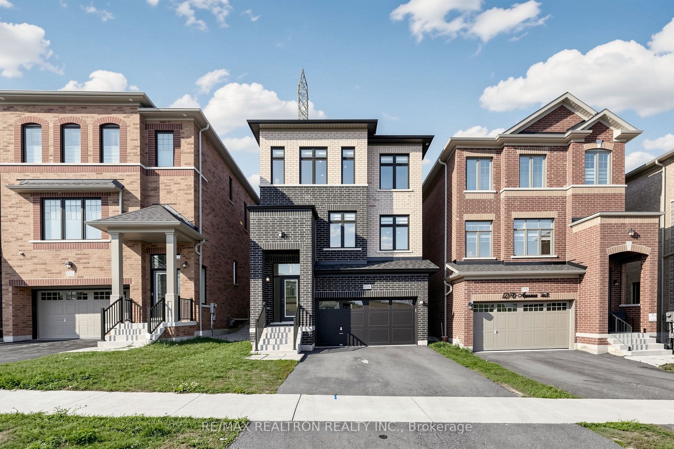 1274 Aquarius Trail, Pickering, ON L1X 0L9