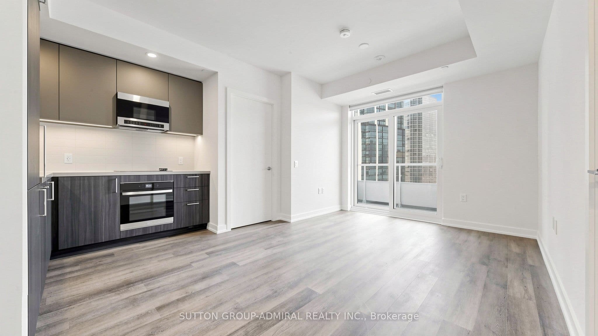 5 Meadowdale Road 1301, Vaughan, ON L4K 0C7