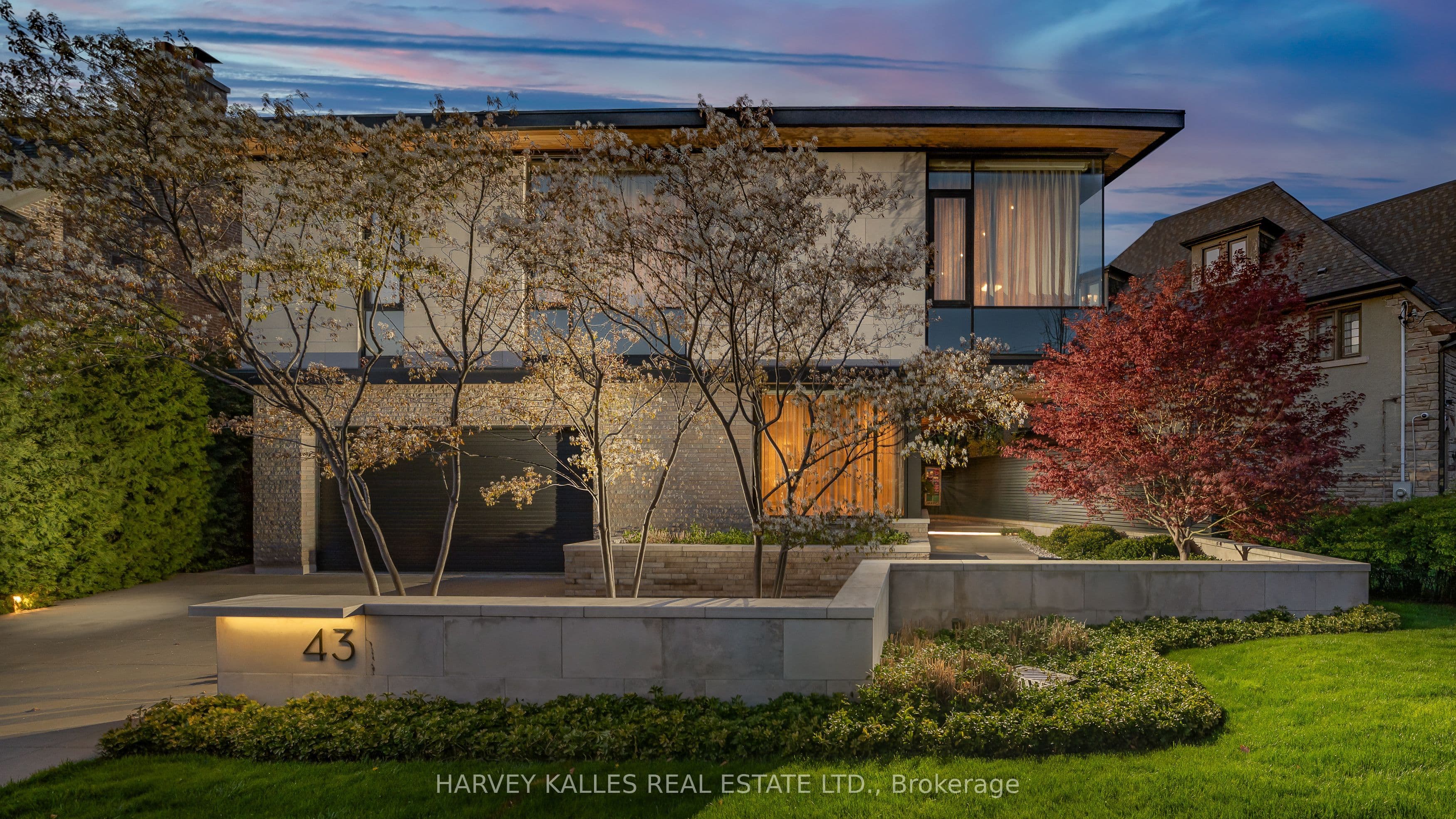 43 Hillholm Road, Toronto, ON M5P 1M4