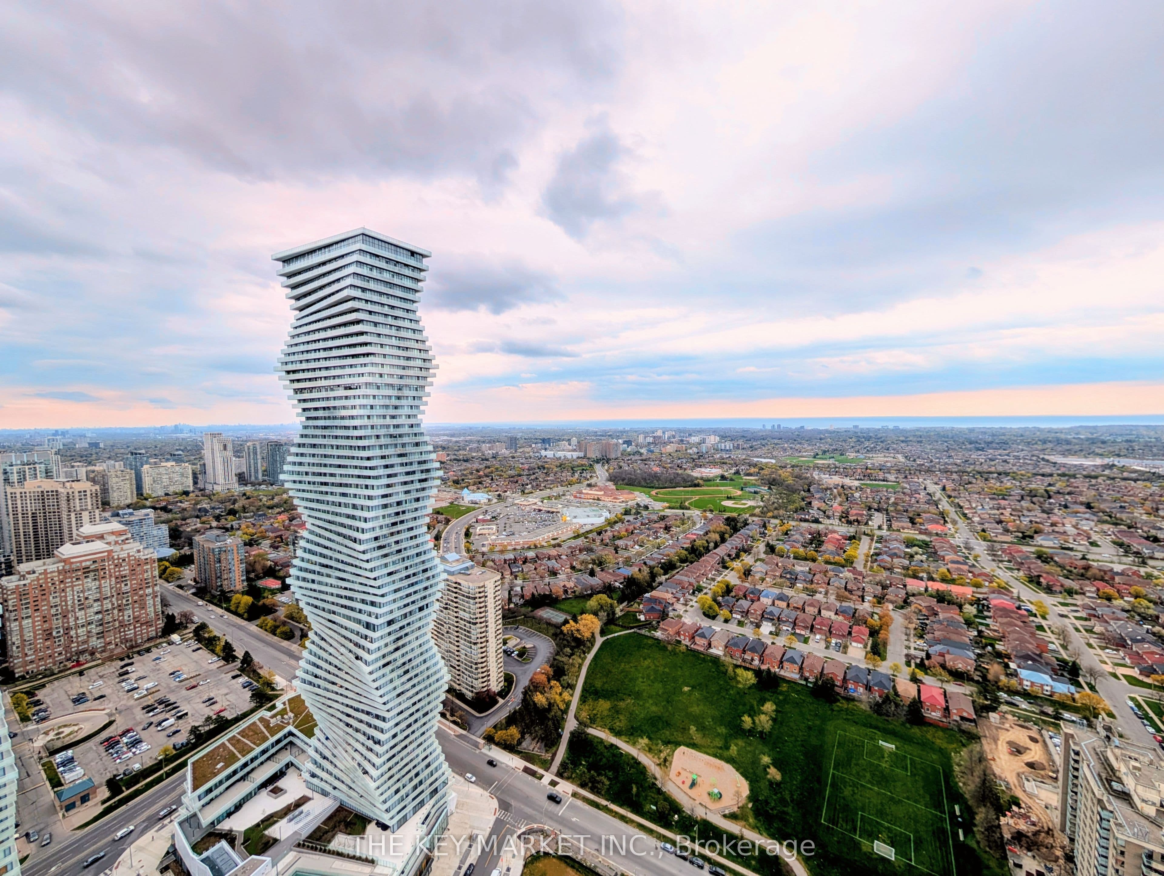 448 Burnhamthorpe Road 7204, Mississauga, ON L5B 0R4