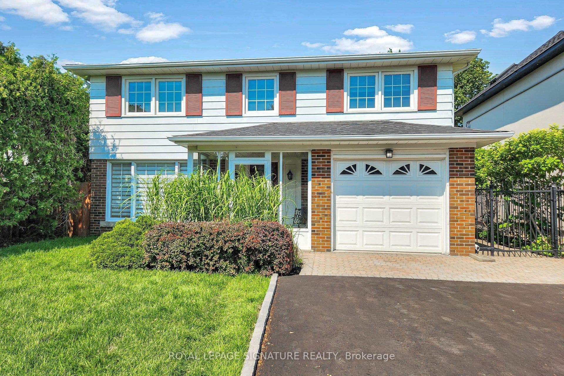 67 Cathedral Bluffs Drive, Toronto, ON M1M 2T6