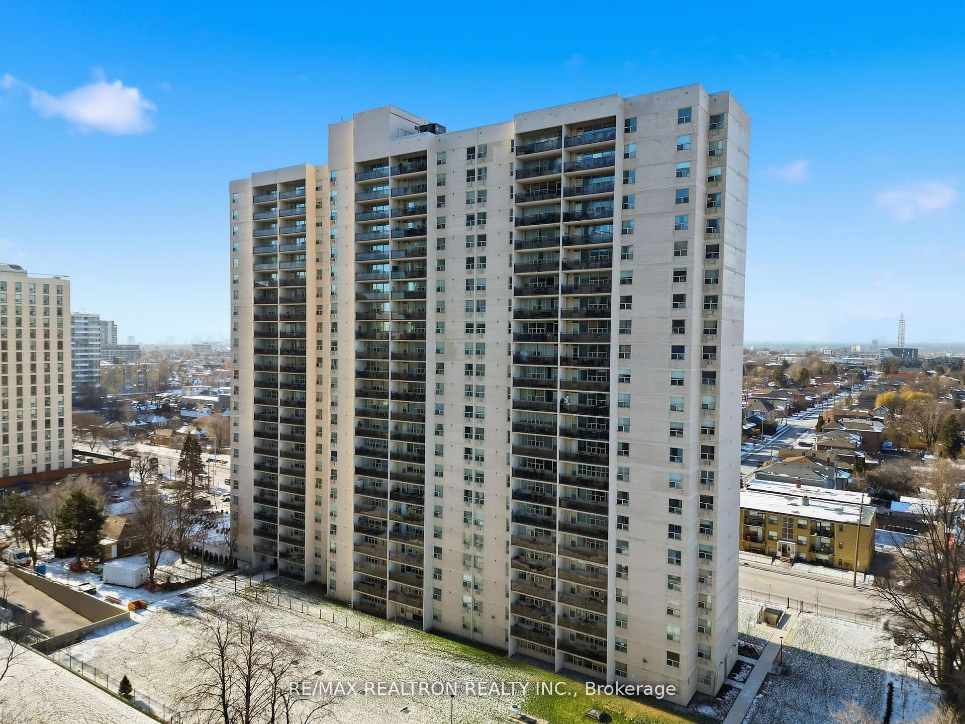 155 Marlee Avenue 909, Toronto, ON M6B 4B5
