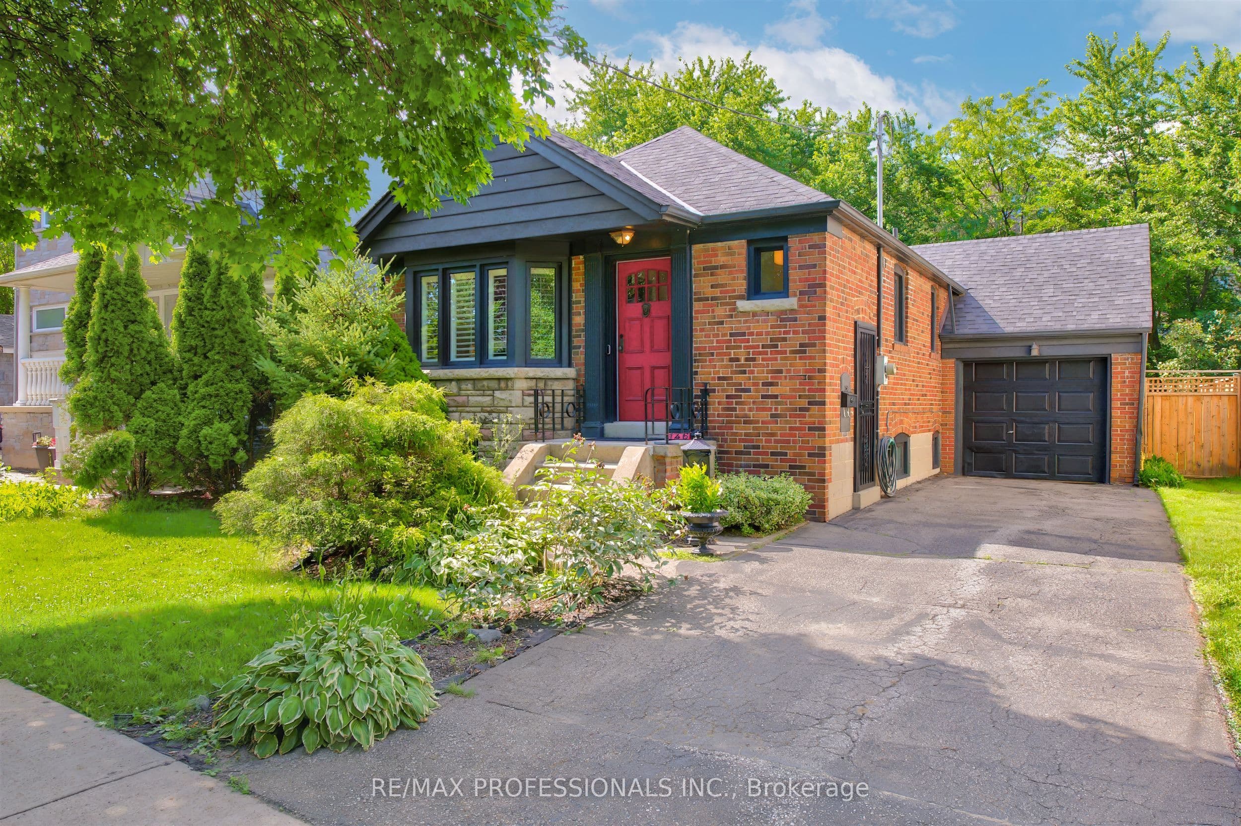 146 Government Road, Toronto, ON M8X 1W5