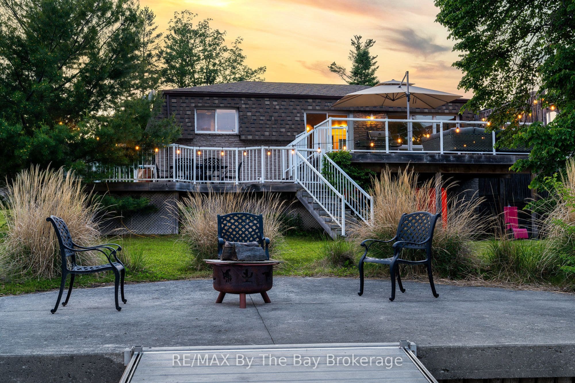83 OLD MOSLEY Street, Wasaga Beach, ON L9Z 2J5