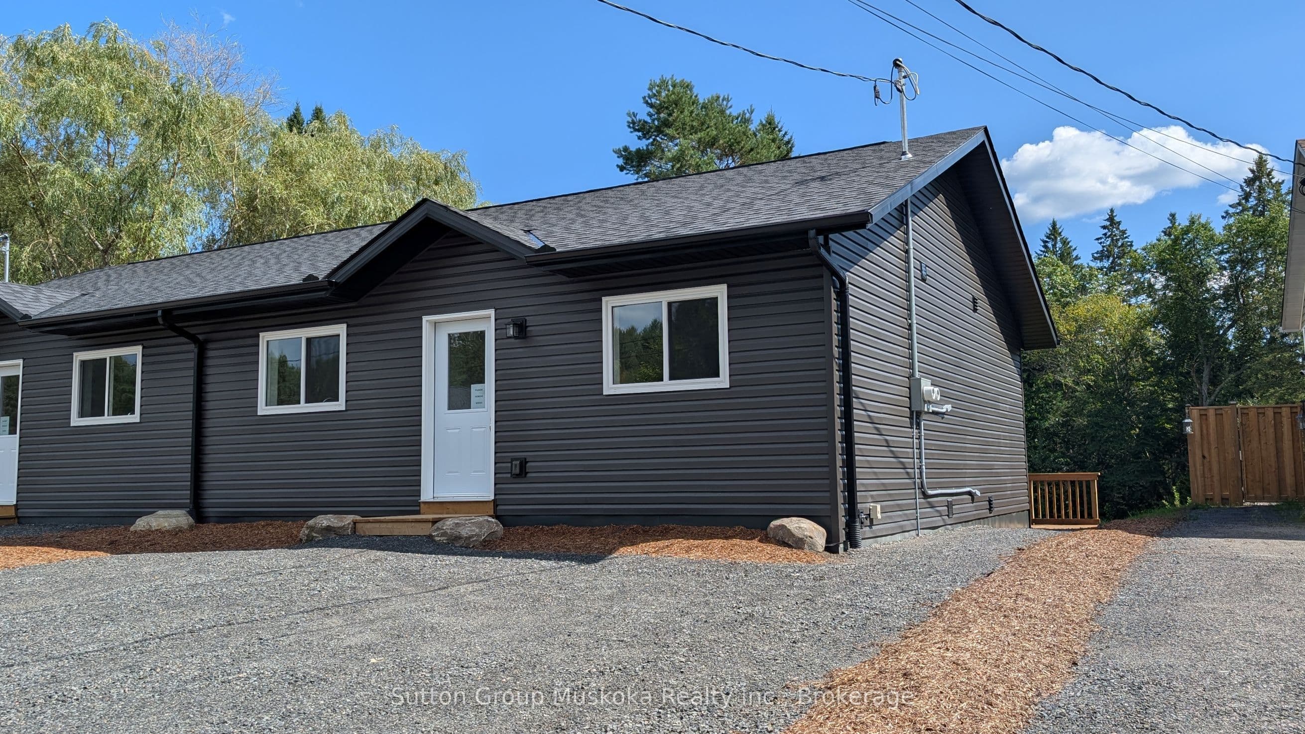 79 Chaffey Township Road, Huntsville, ON P1H 1C8