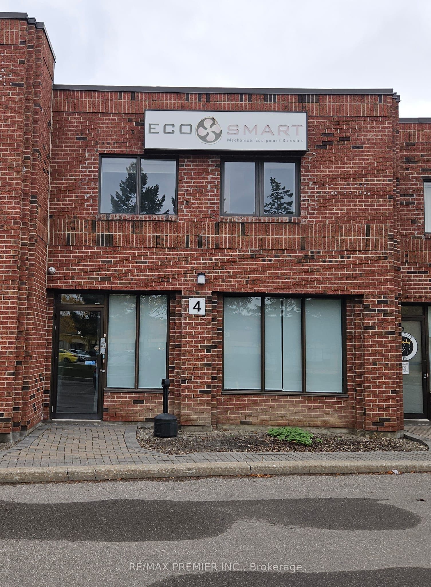 185 Trowers Road 4, Vaughan, ON L4L 5Z5