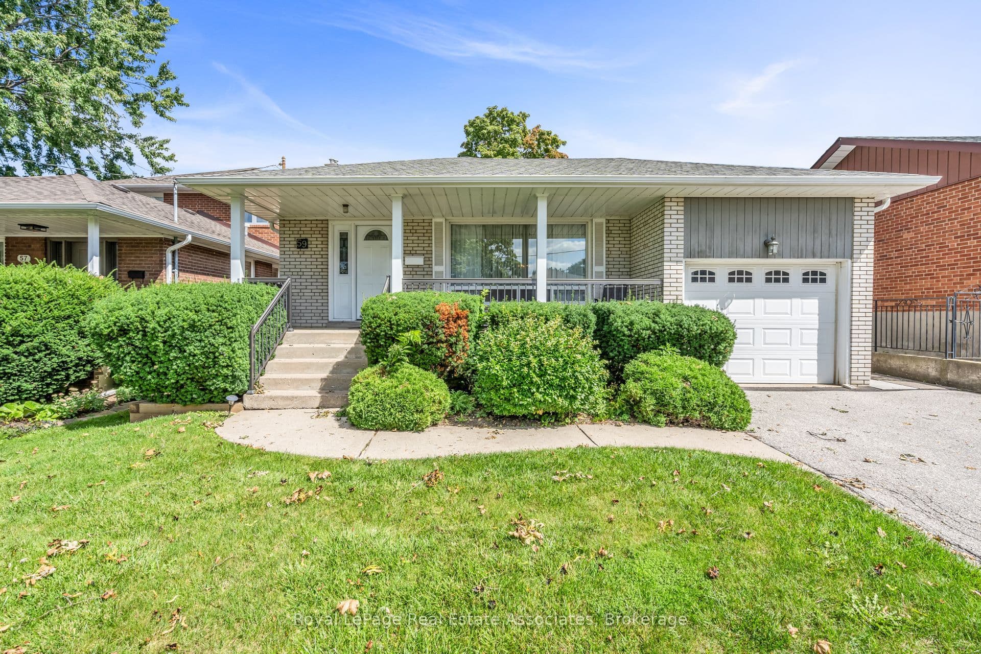 59 Stapleton Drive, Toronto, ON M9R 2Z8