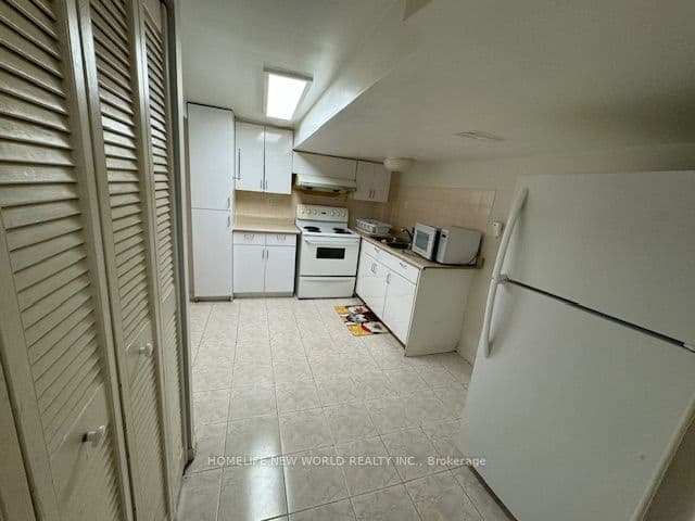 20 Castlebury Crescent N Basement, Toronto, ON M2H 1W6