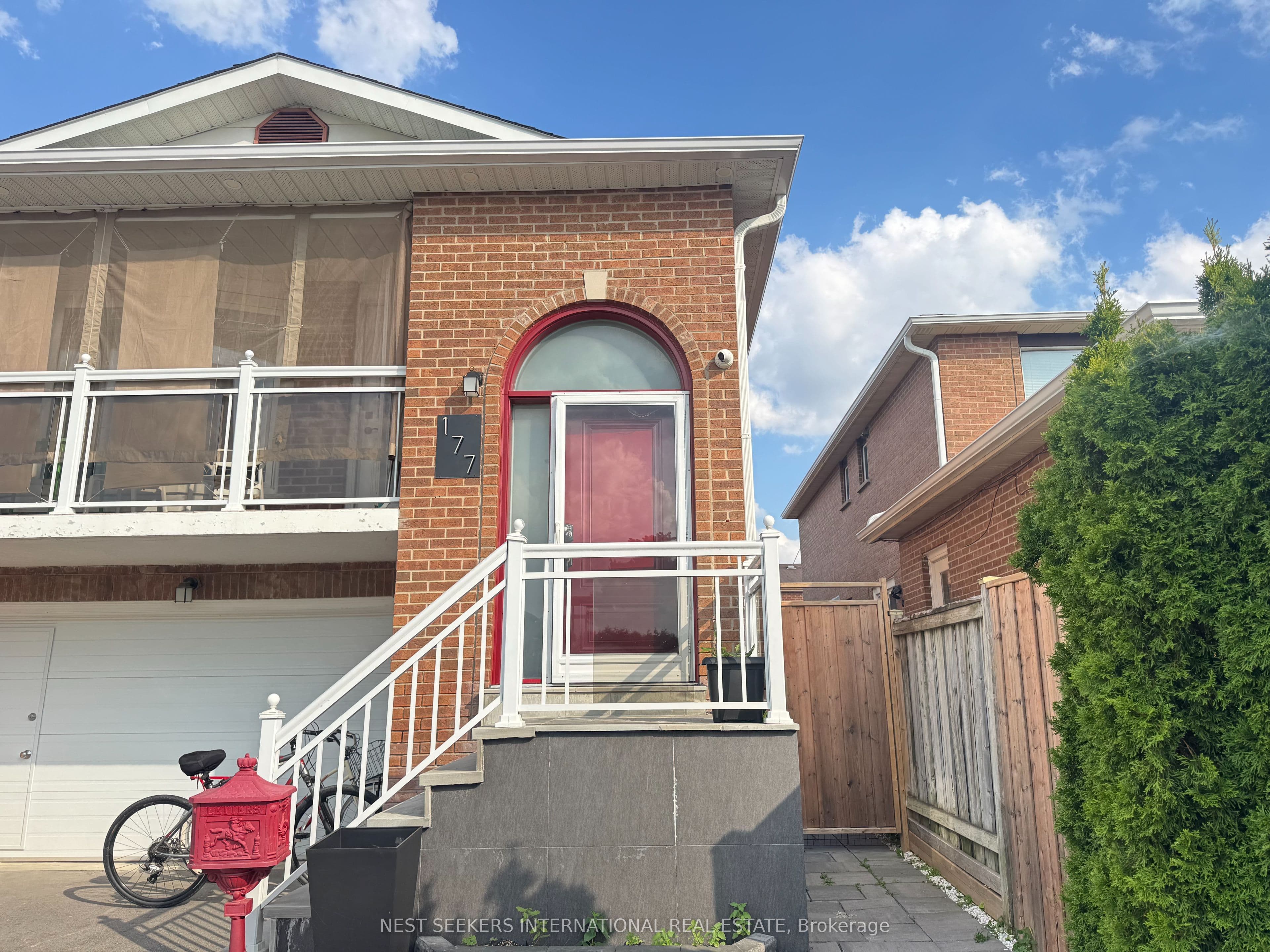 177 Aberdeen Avenue, Vaughan, ON L4L 4C3