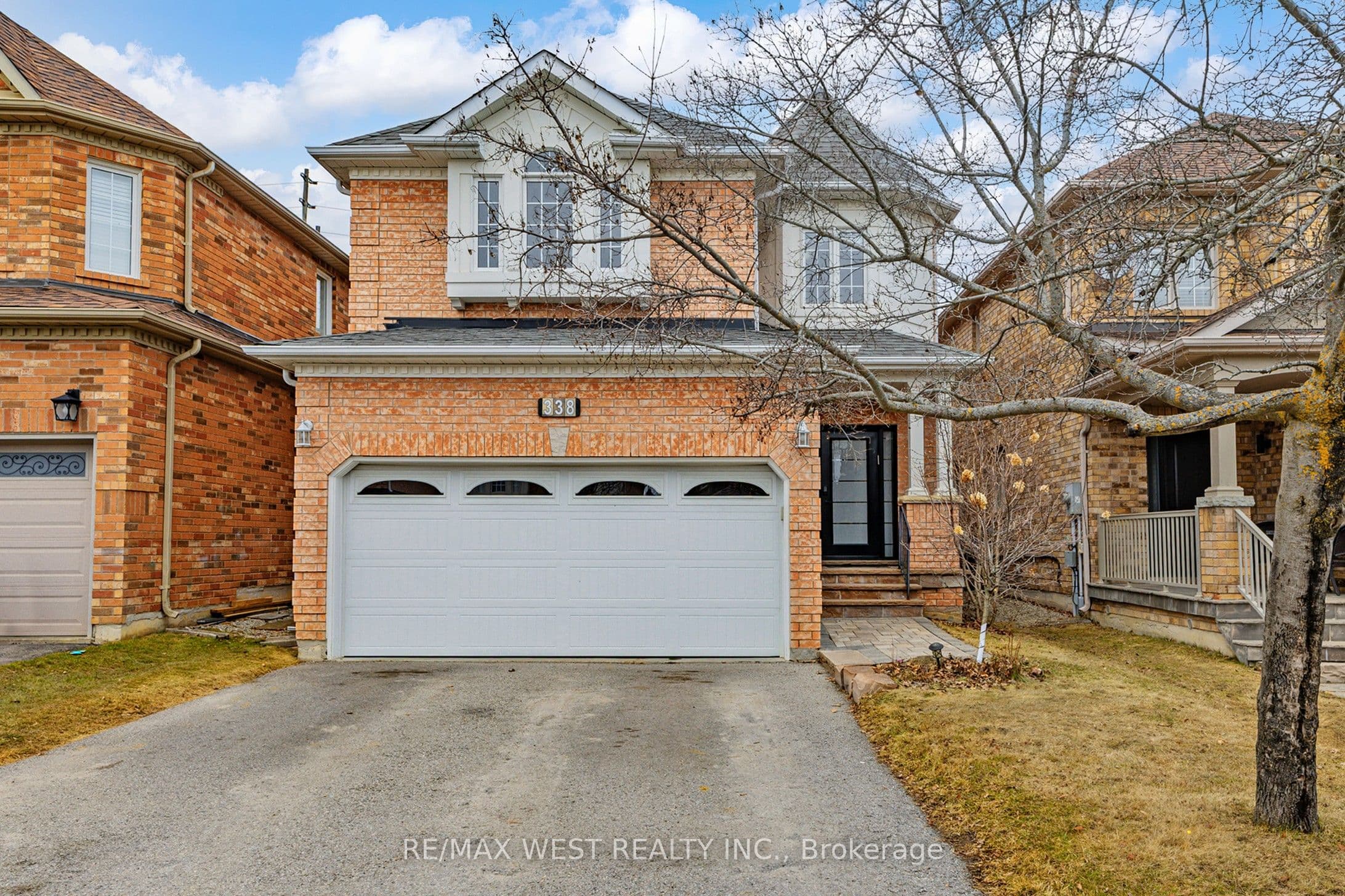 338 Mcbride Crescent, Newmarket, ON L3X 2W3