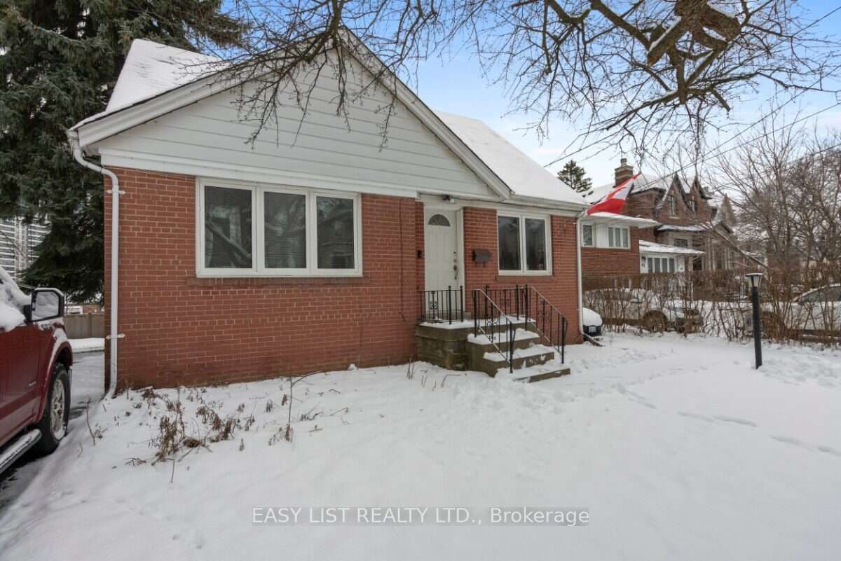 39 Churchill Avenue, Toronto, ON M2N 1Y6