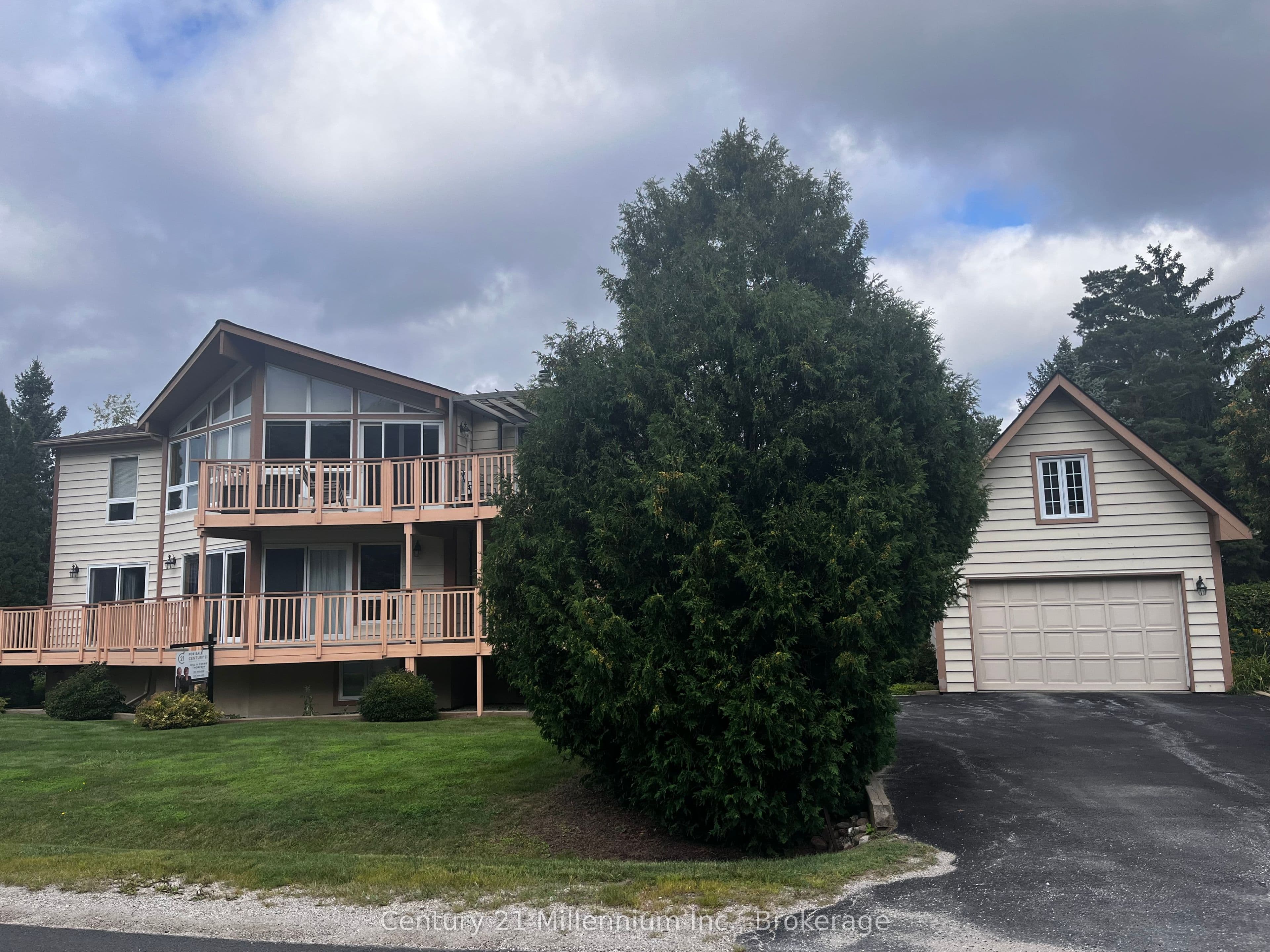 130 Pioneer Lane, Blue Mountains, ON L9Y 0M7