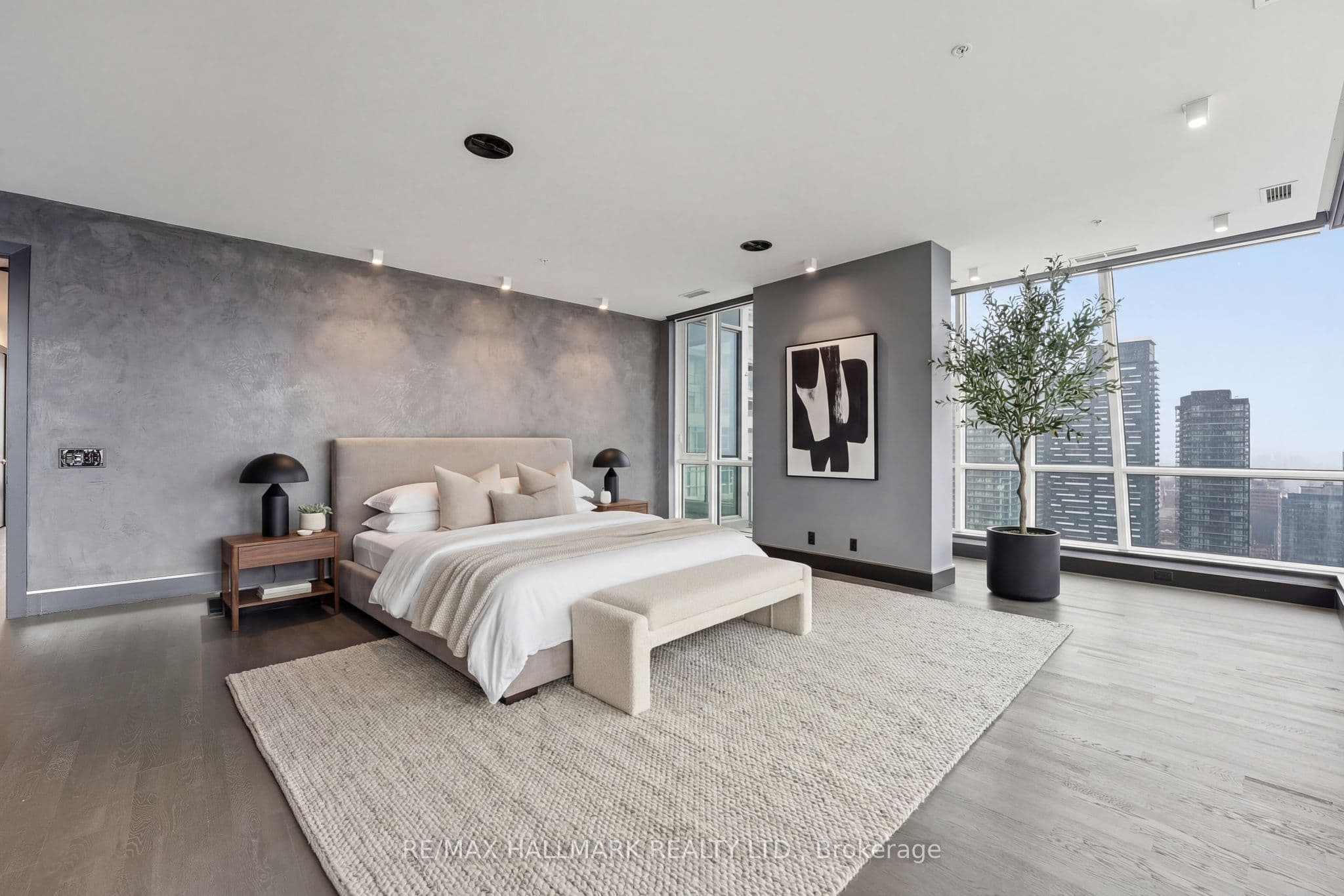 199 Richmond Street W PH101, Toronto, ON M5V 0H4