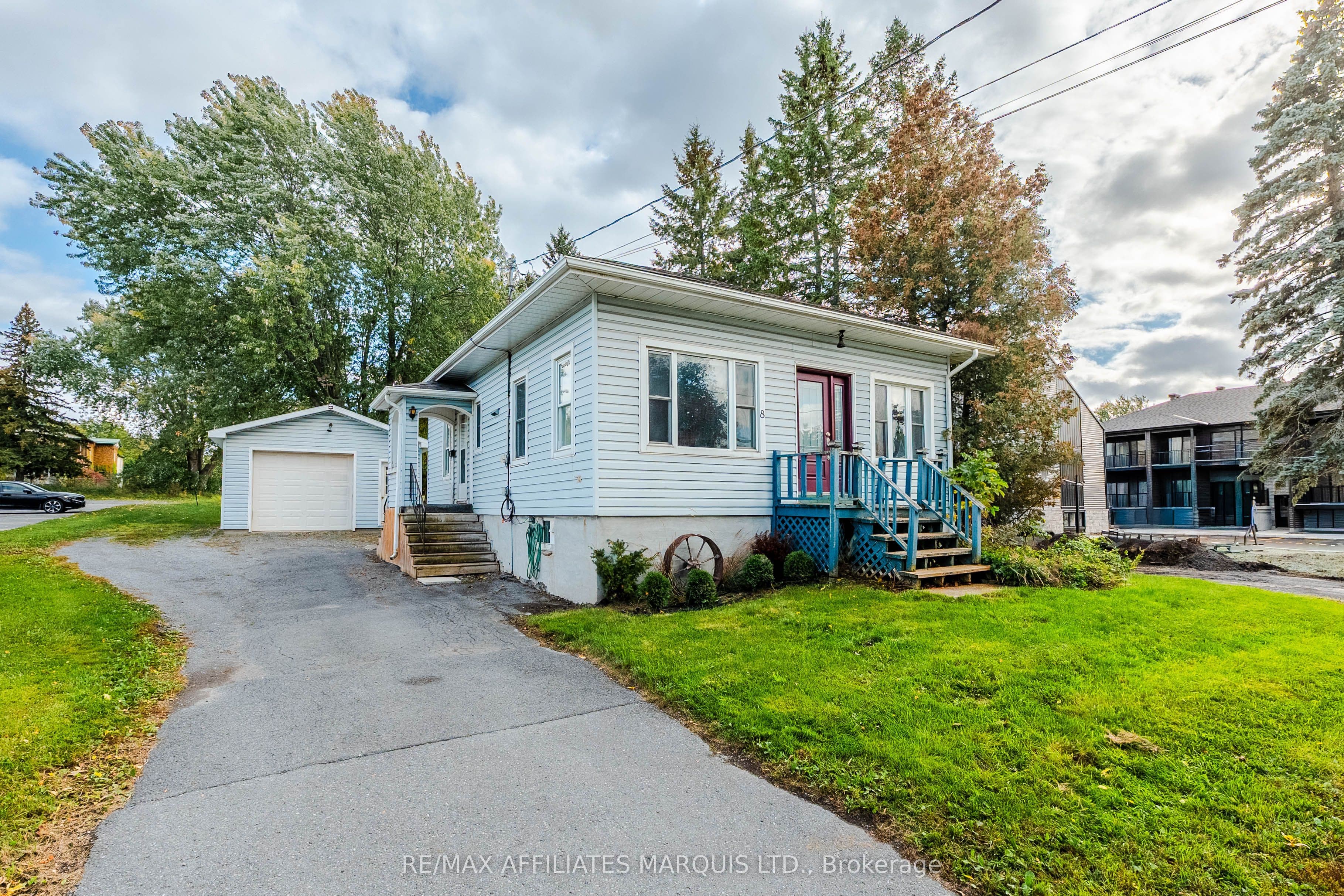 8 Mechanic Street W, North Glengarry, ON K0C 1T0