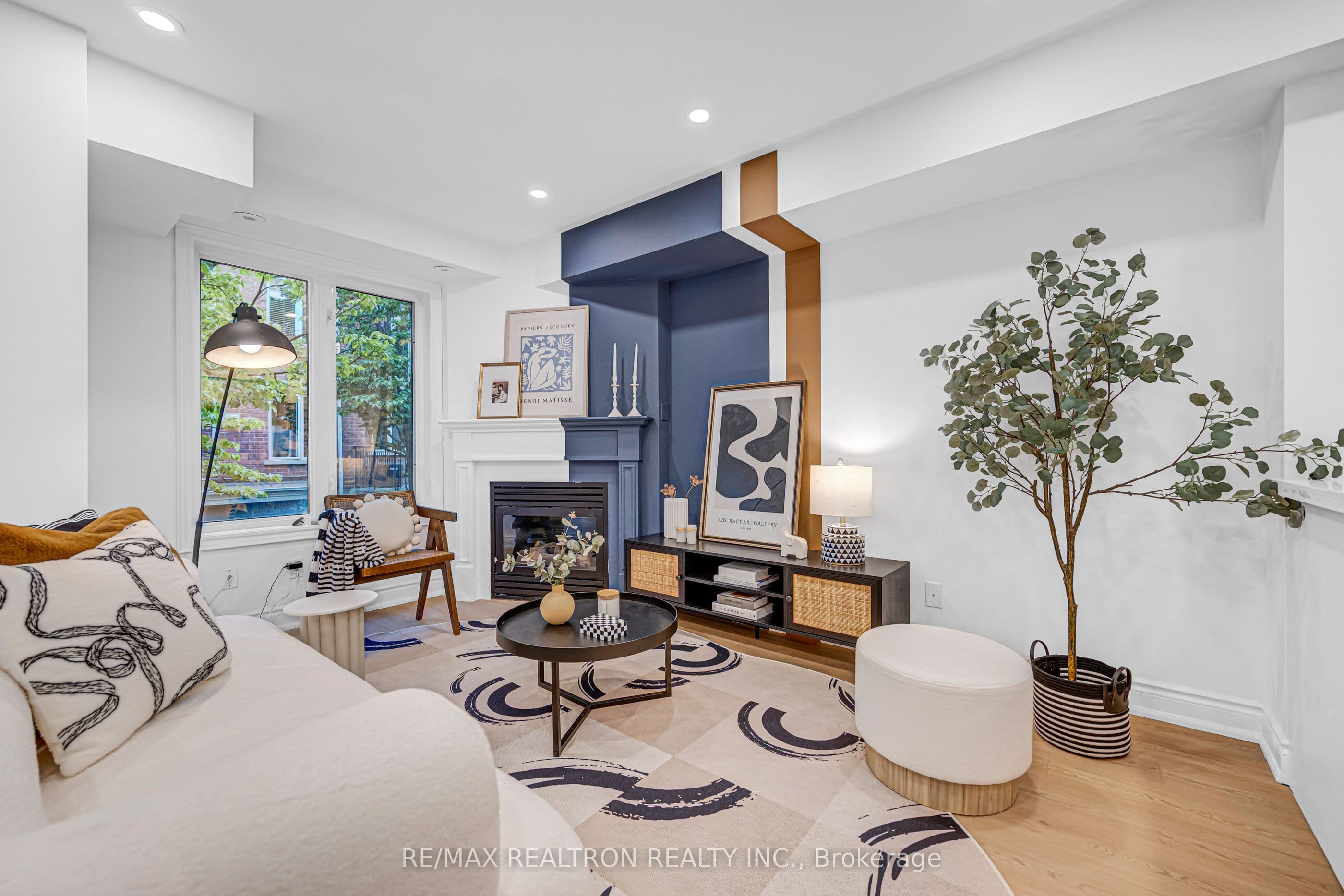 50 Joe Shuster Way 205, Toronto, ON M6K 1Y8