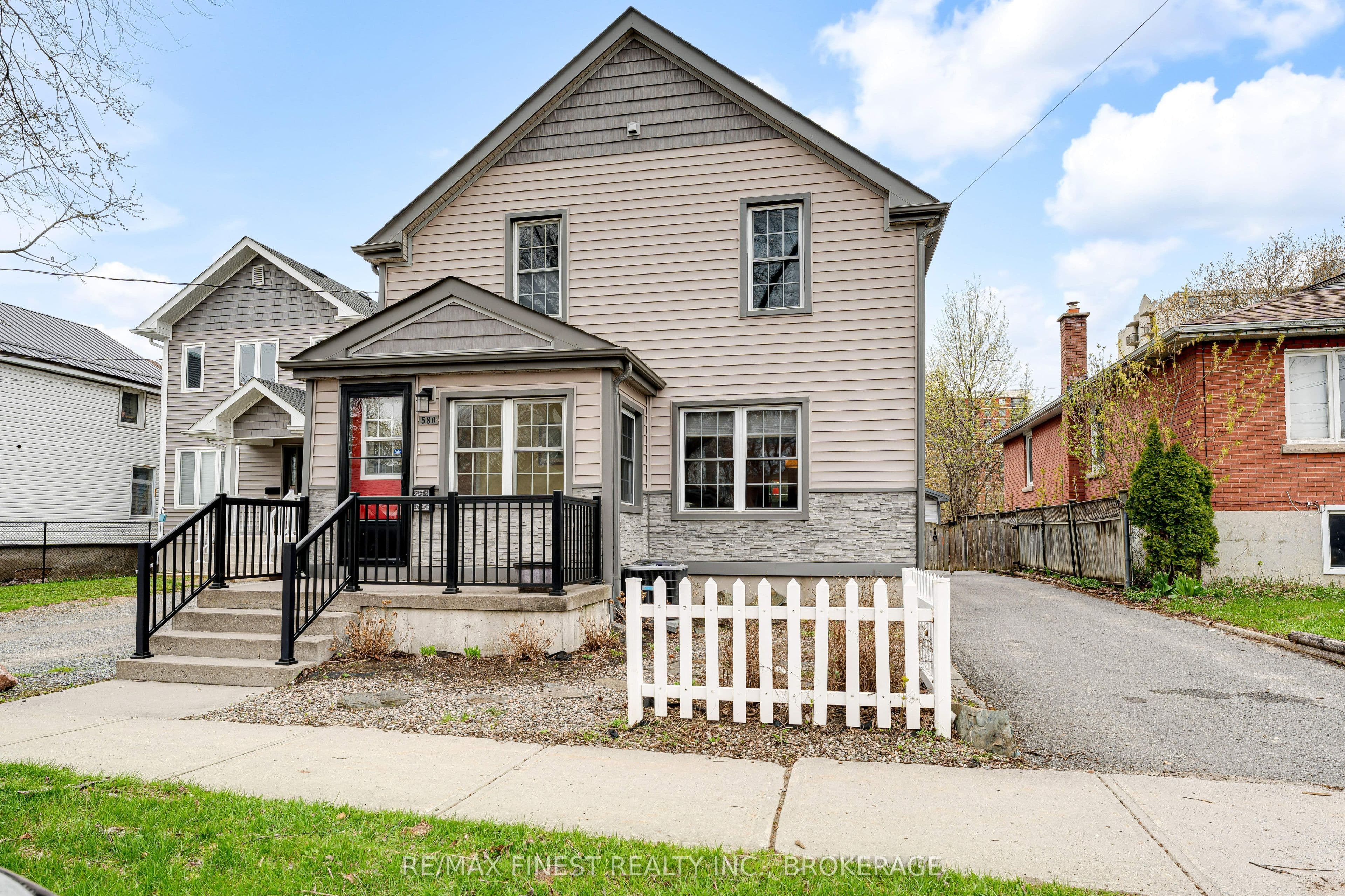 580 MacDonnell Street, Kingston, ON K7K 4X1