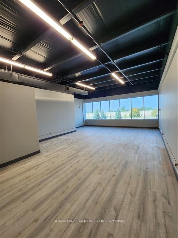 1100 South Service Road 104, Hamilton, ON L8E 0C5