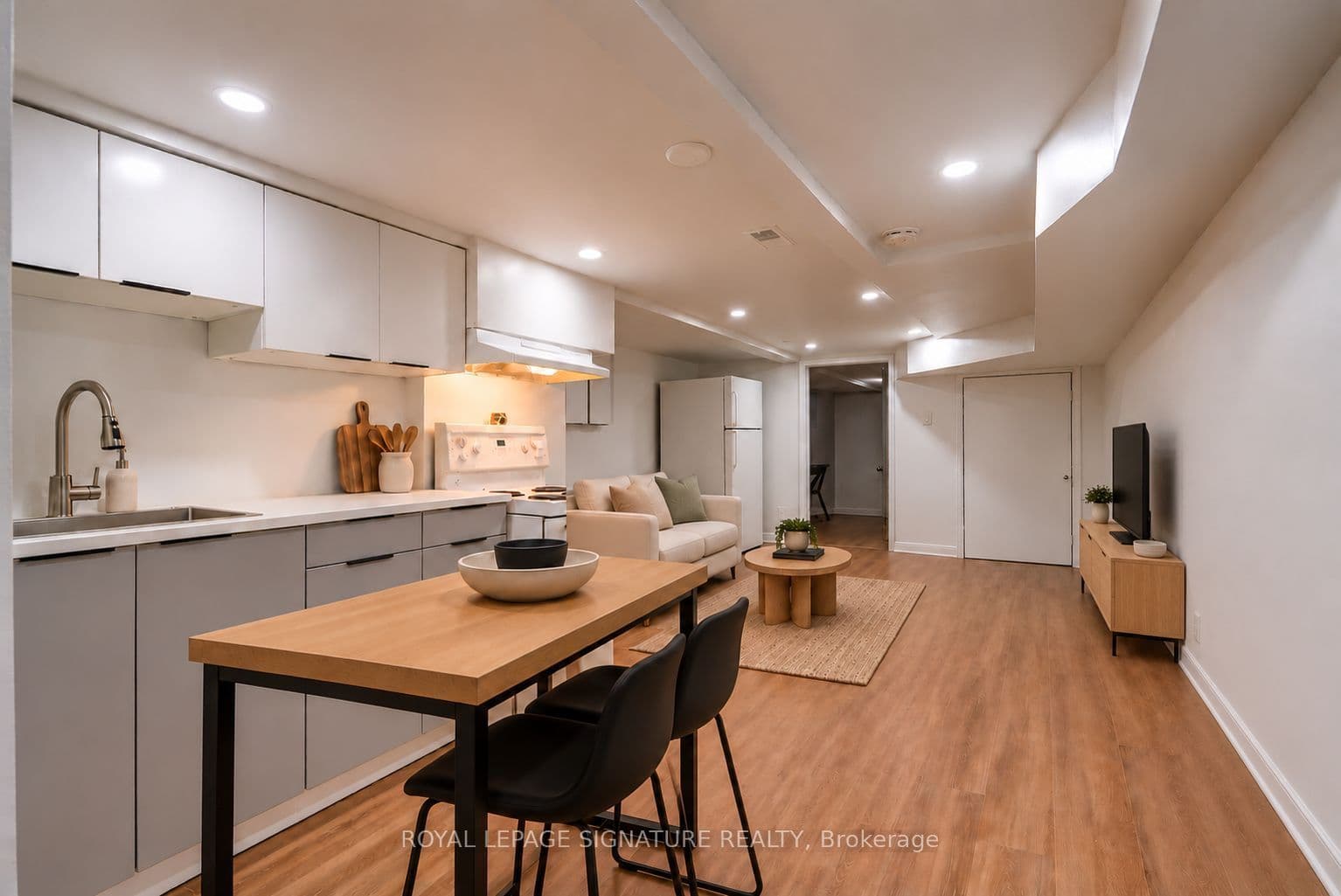 1043 Ossington Avenue Lower, Toronto, ON M6G 3V9