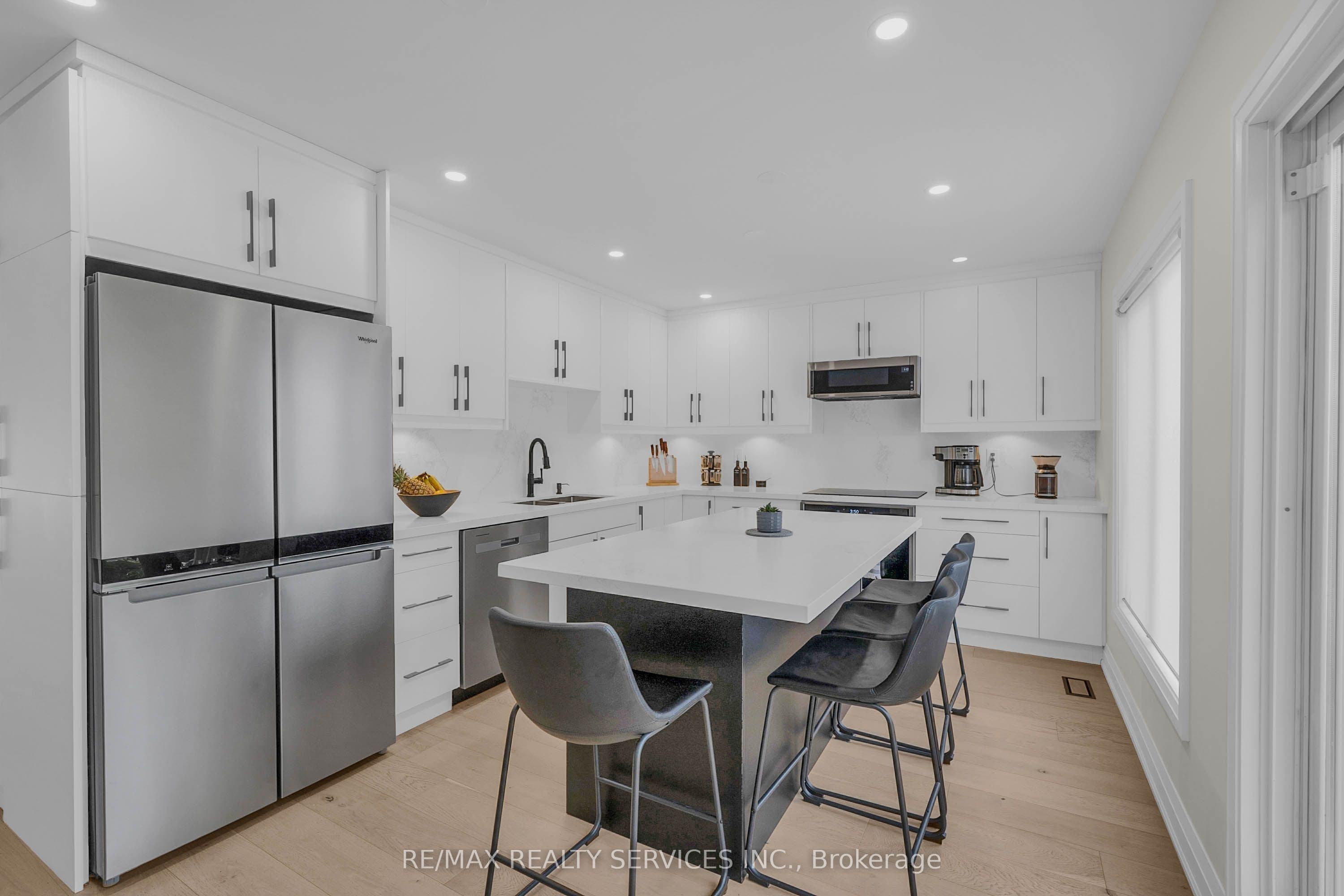 128 Seaside Circle, Brampton, ON L6R 2G9