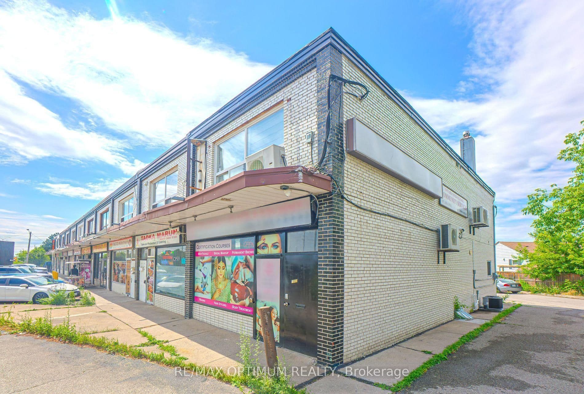 7060 Airport Road, Mississauga, ON L4T 2G8