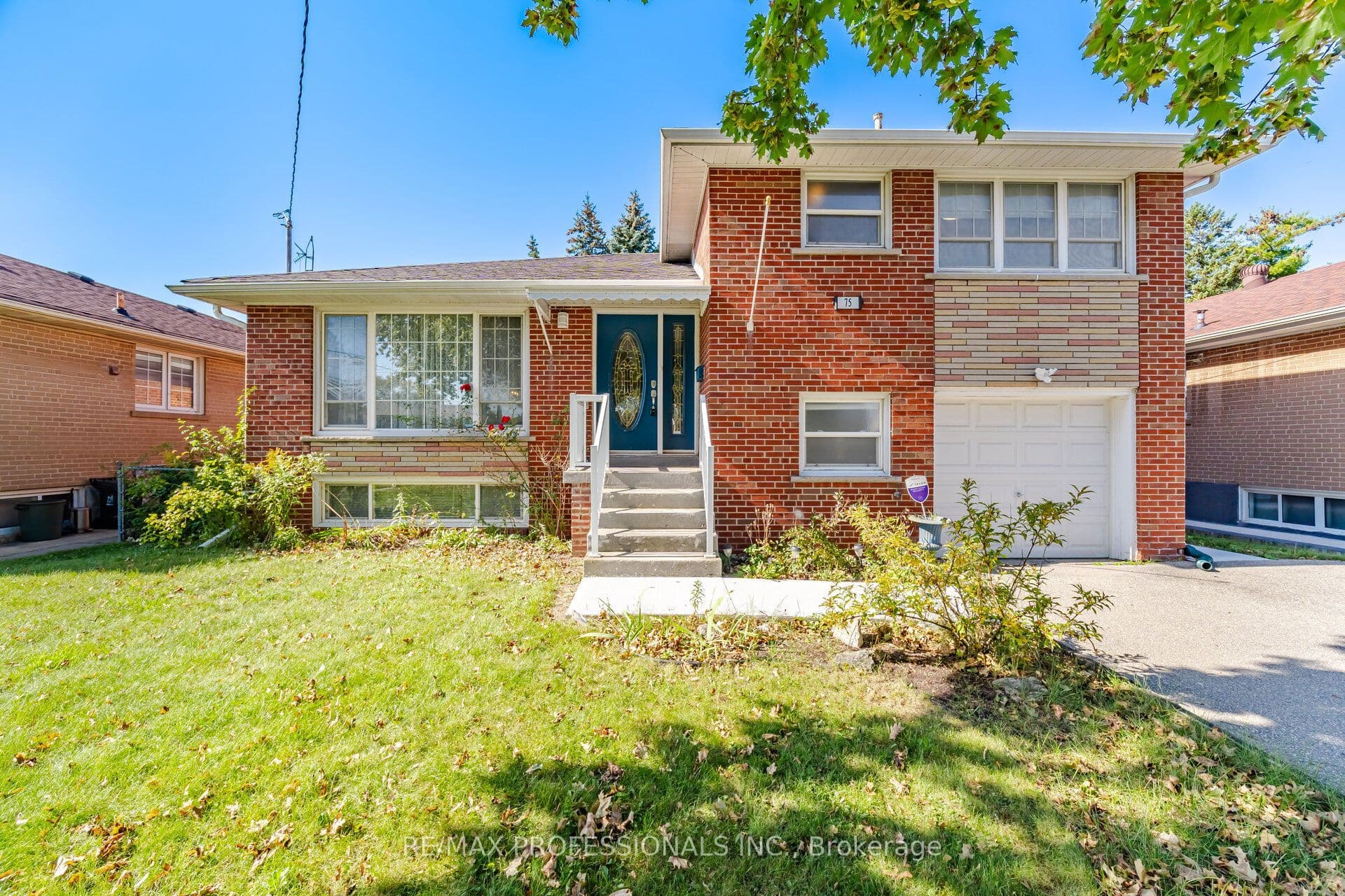 75 Sabrina Drive, Toronto, ON M9R 2J8