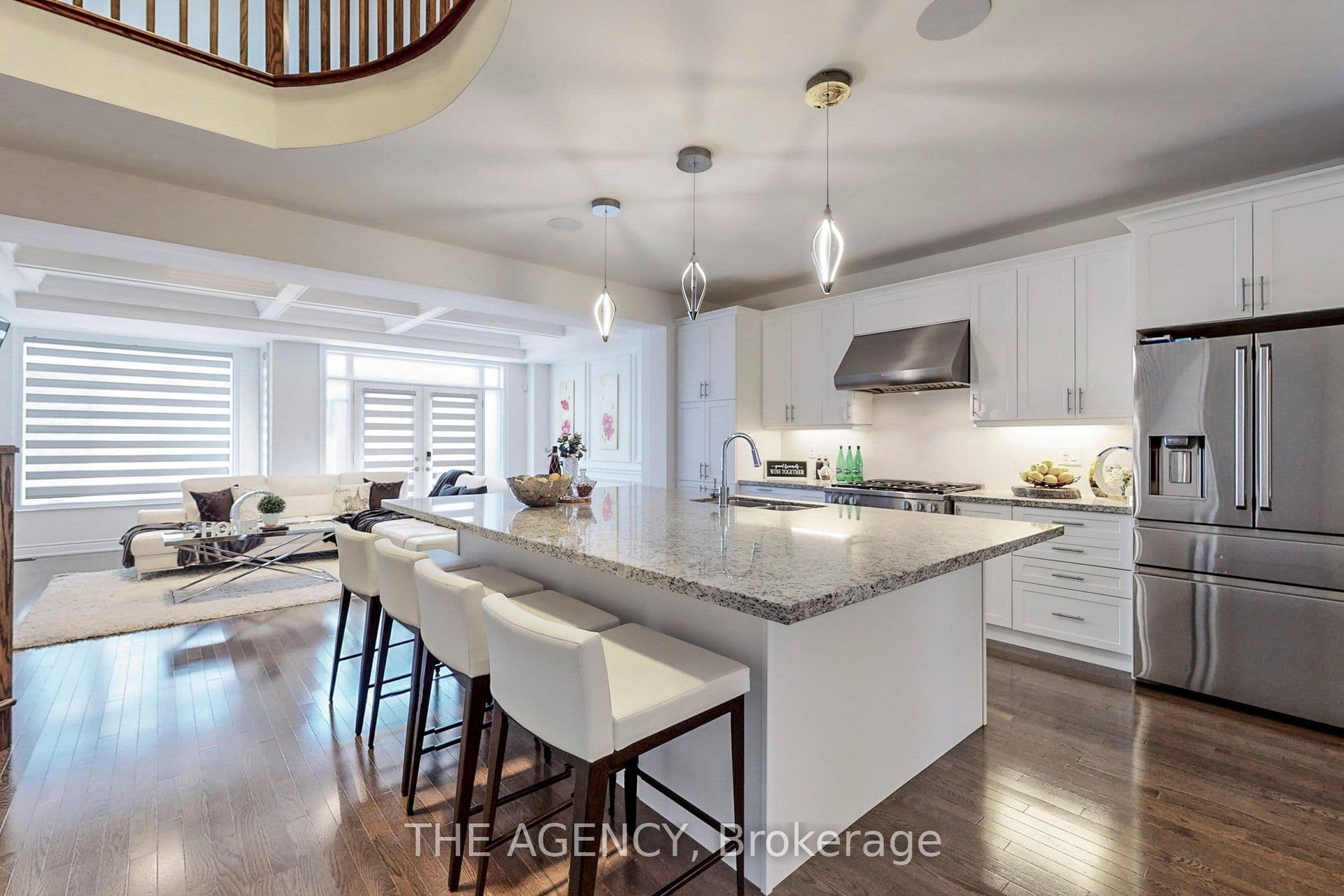 7 Kipling Grove Court, Toronto, ON M9B 0C6