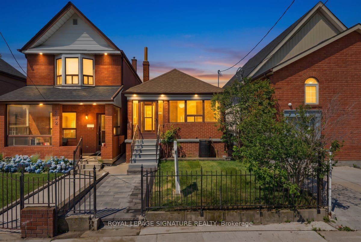 234 Nairn Avenue, Toronto, ON M6E 4H4