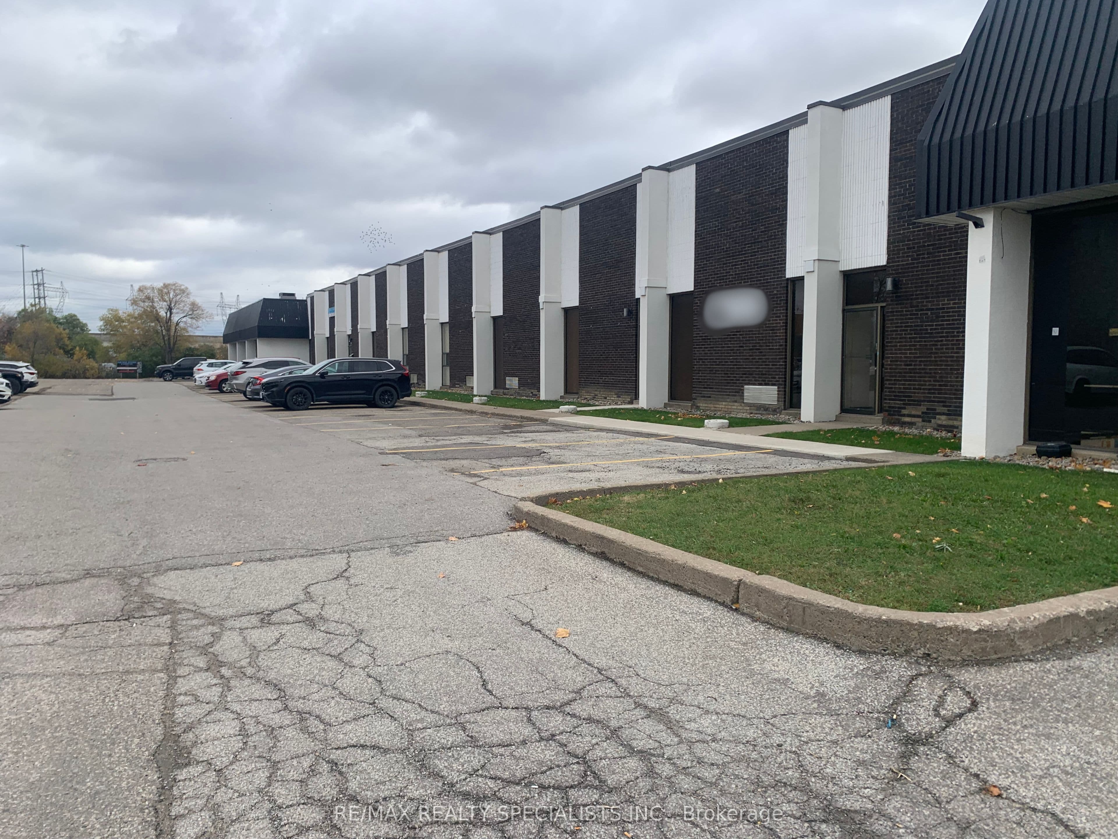 22 Melanie Drive 11-12, Brampton, ON L6T 4K9