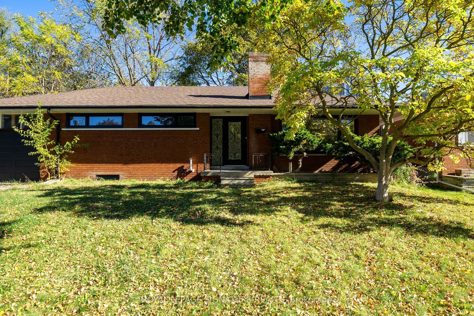 120 Earlton Road, Toronto, ON M1T 2R6