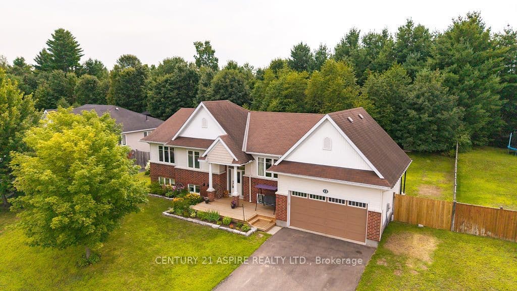 12 Bedard Boulevard, Petawawa, ON K8H 0B7