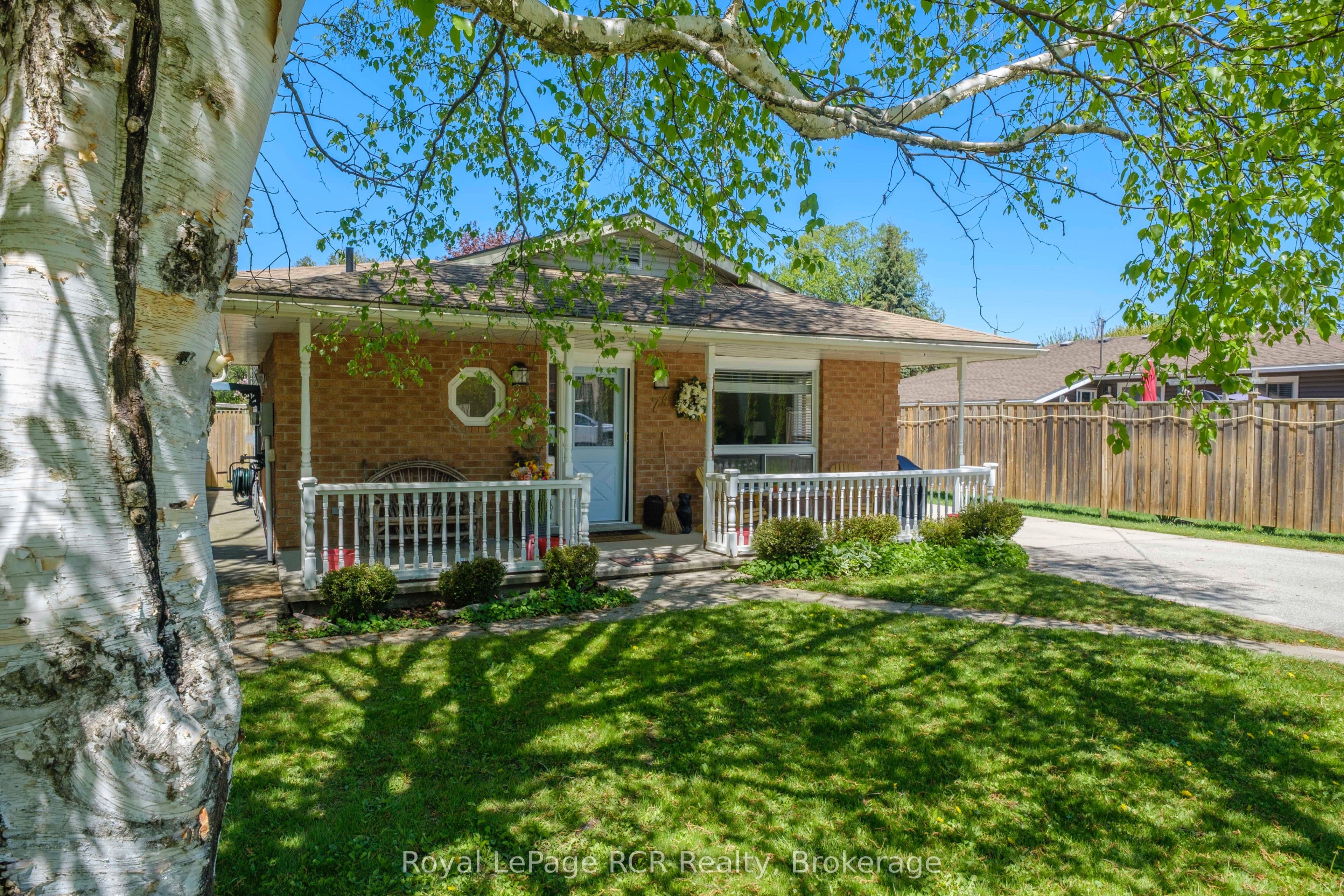 74 Grenville Street N, Saugeen Shores, ON N0H 2L0