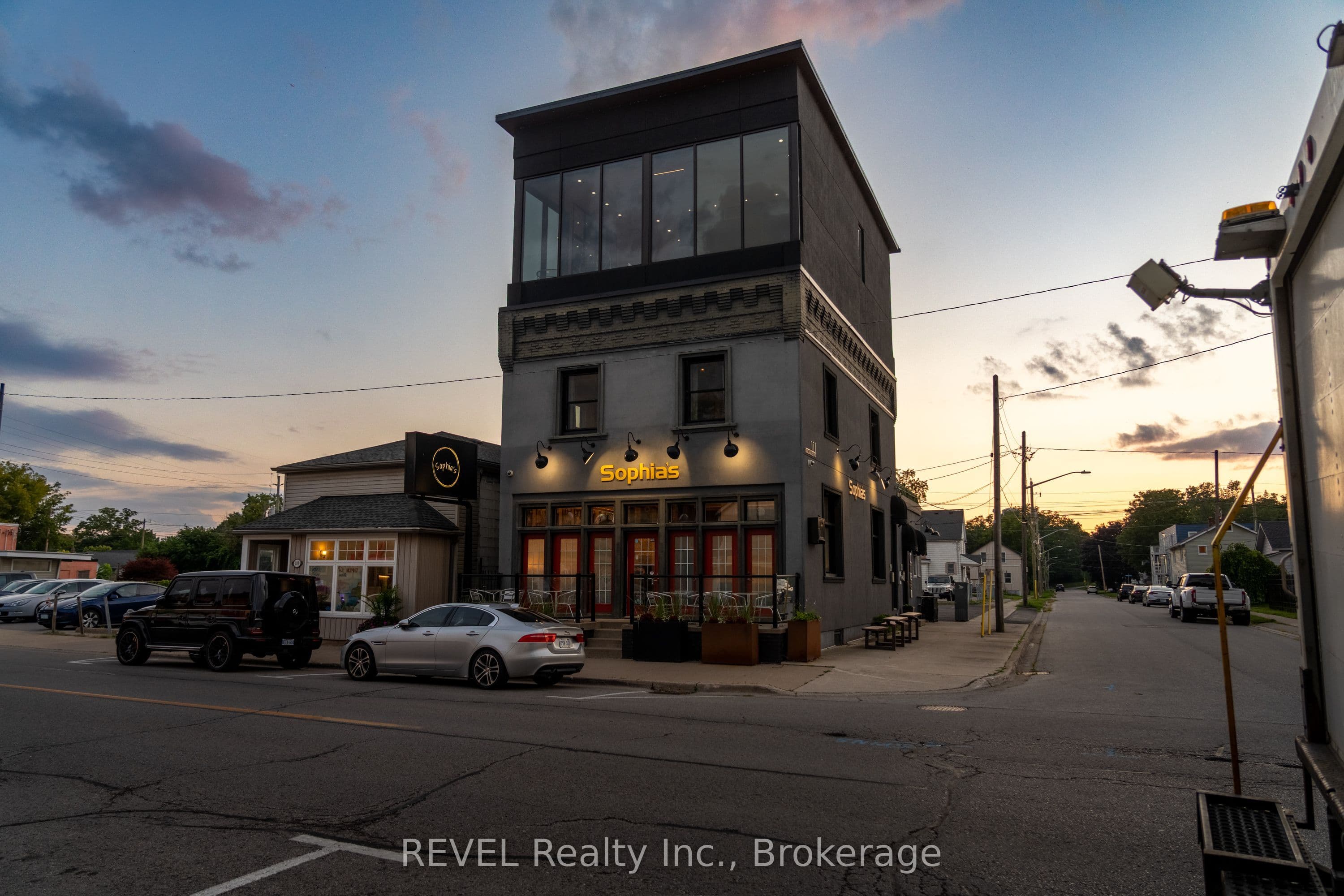 111 Niagara Boulevard 1, Fort Erie, ON L2A 3G3