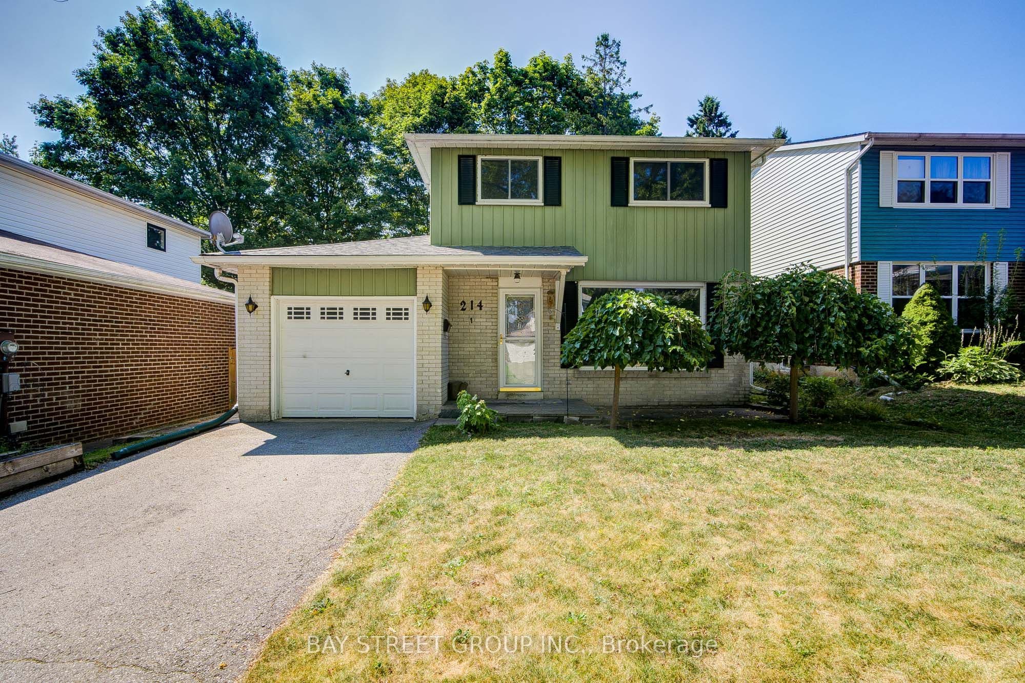 214 William Roe Boulevard, Newmarket, ON L3Y 1B5