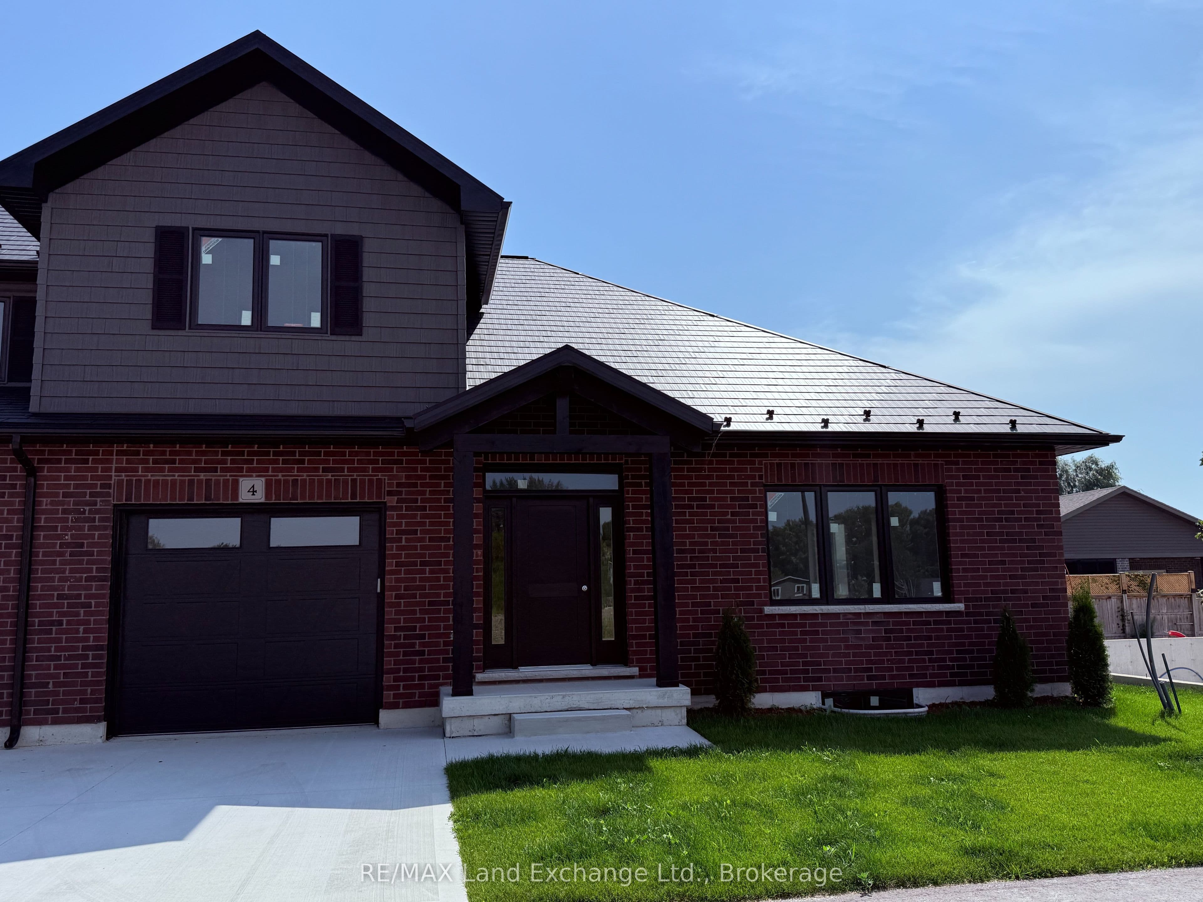 8 GOLF LINKS Road Unit 4, Kincardine, ON N2Z 0G1