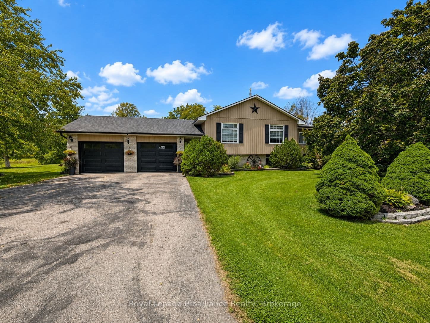 661 Flying Club Road, Quinte West, ON K0K 3E0
