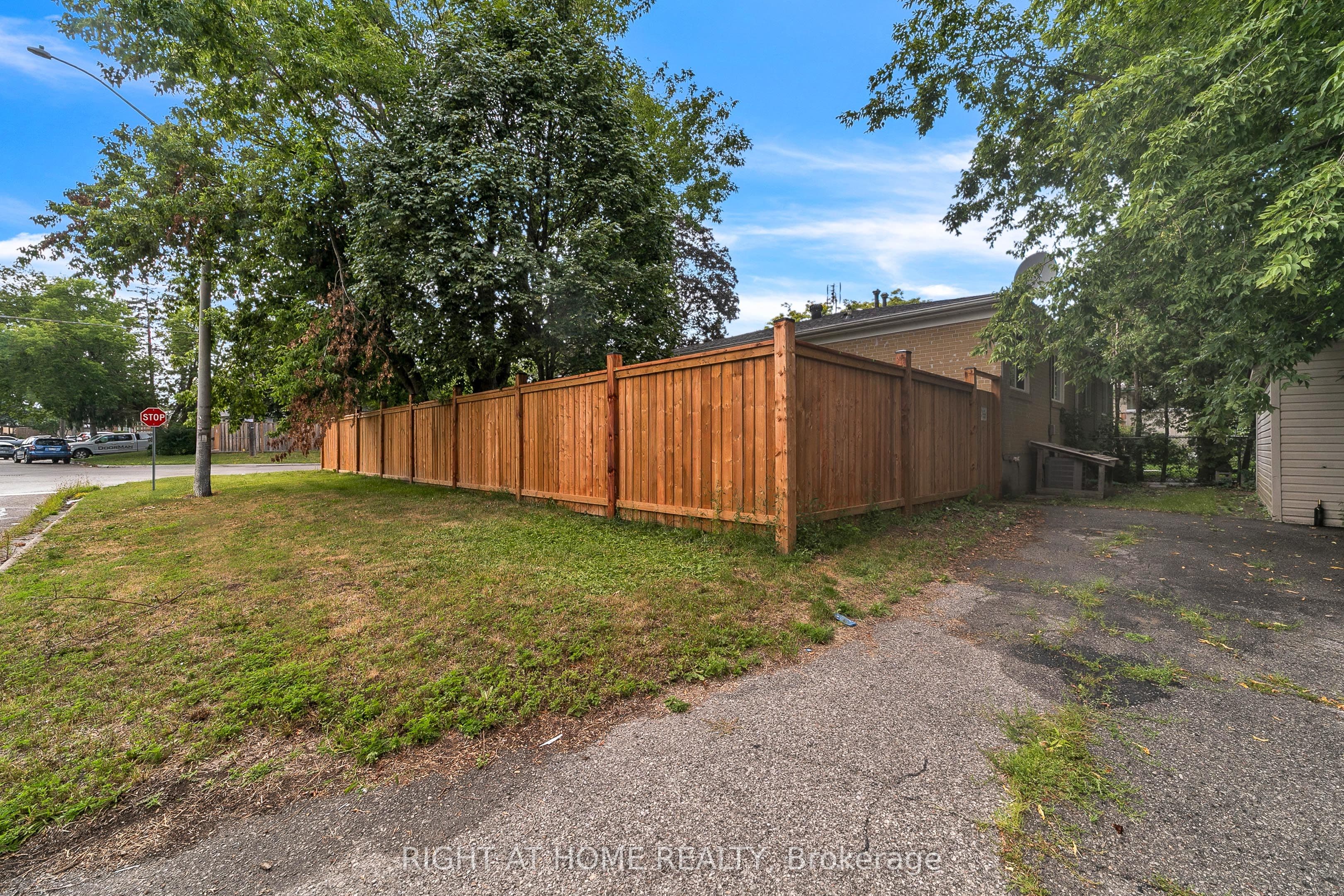 303 Blue Grass Boulevard, Richmond Hill, ON L4C 3H3
