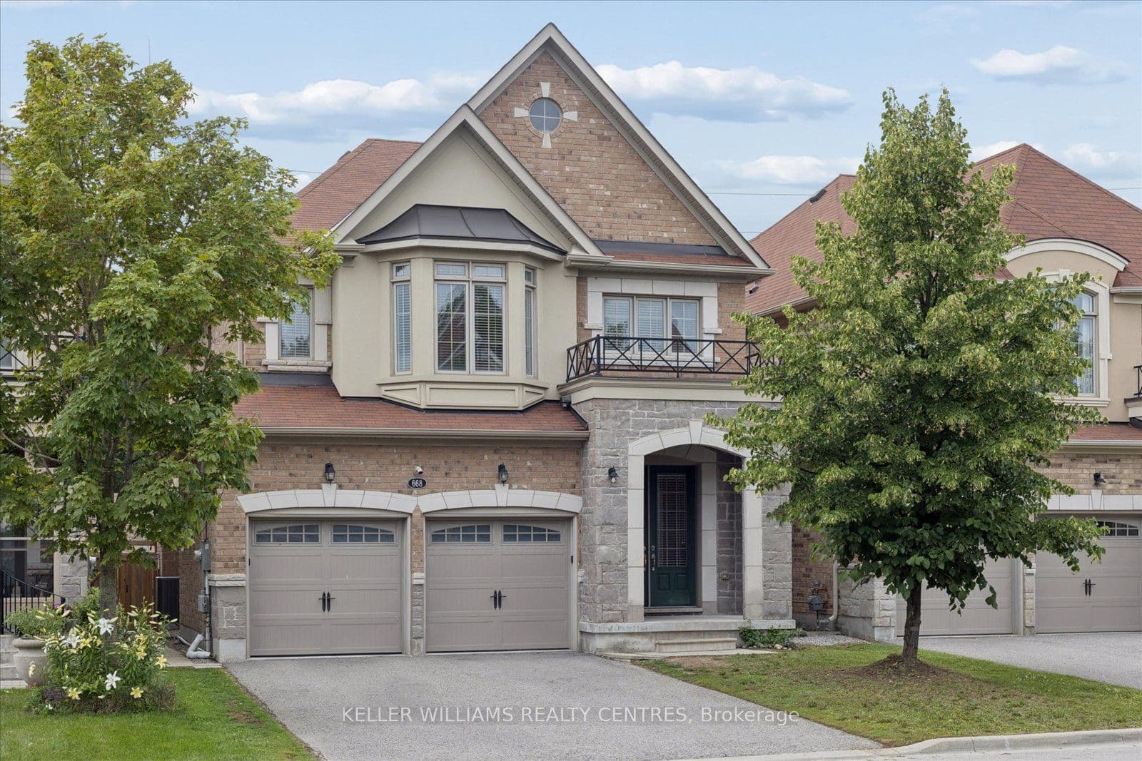 668 McGregor Farm Trail, Newmarket, ON L3X 1C8