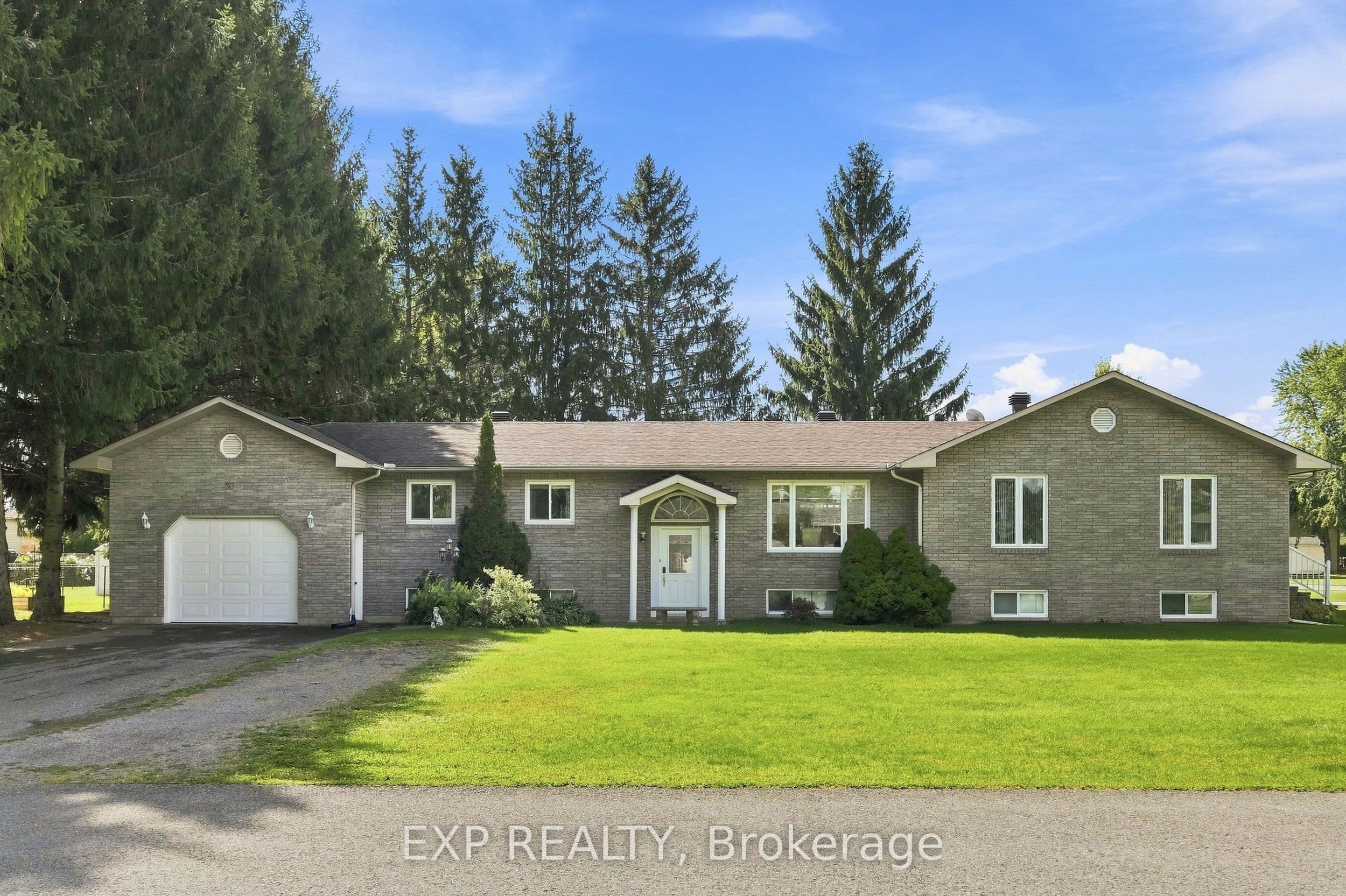 30 Albert Street, Russell, ON K0A 1W0