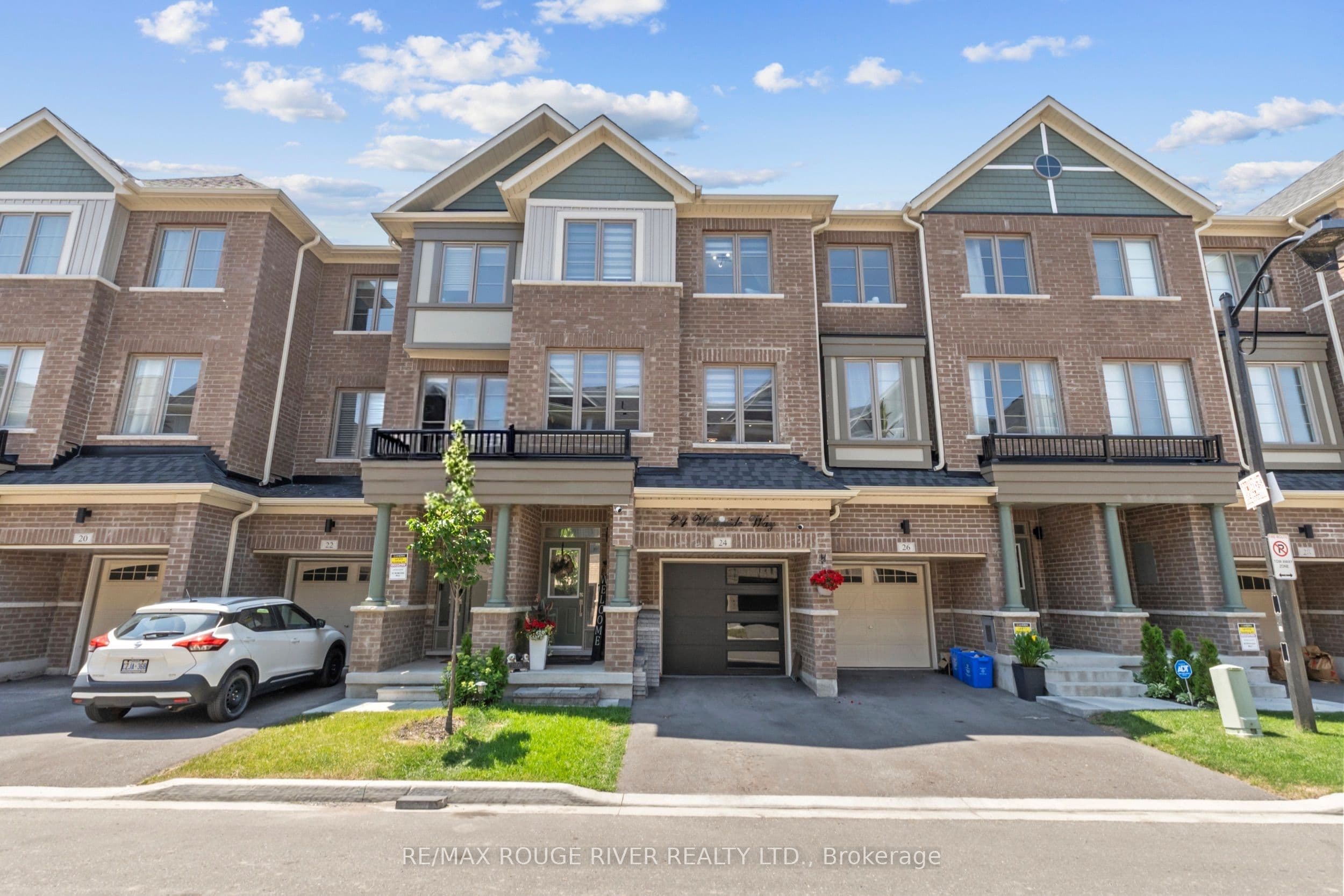 24 Waterside Way, Whitby, ON L1N 0N1