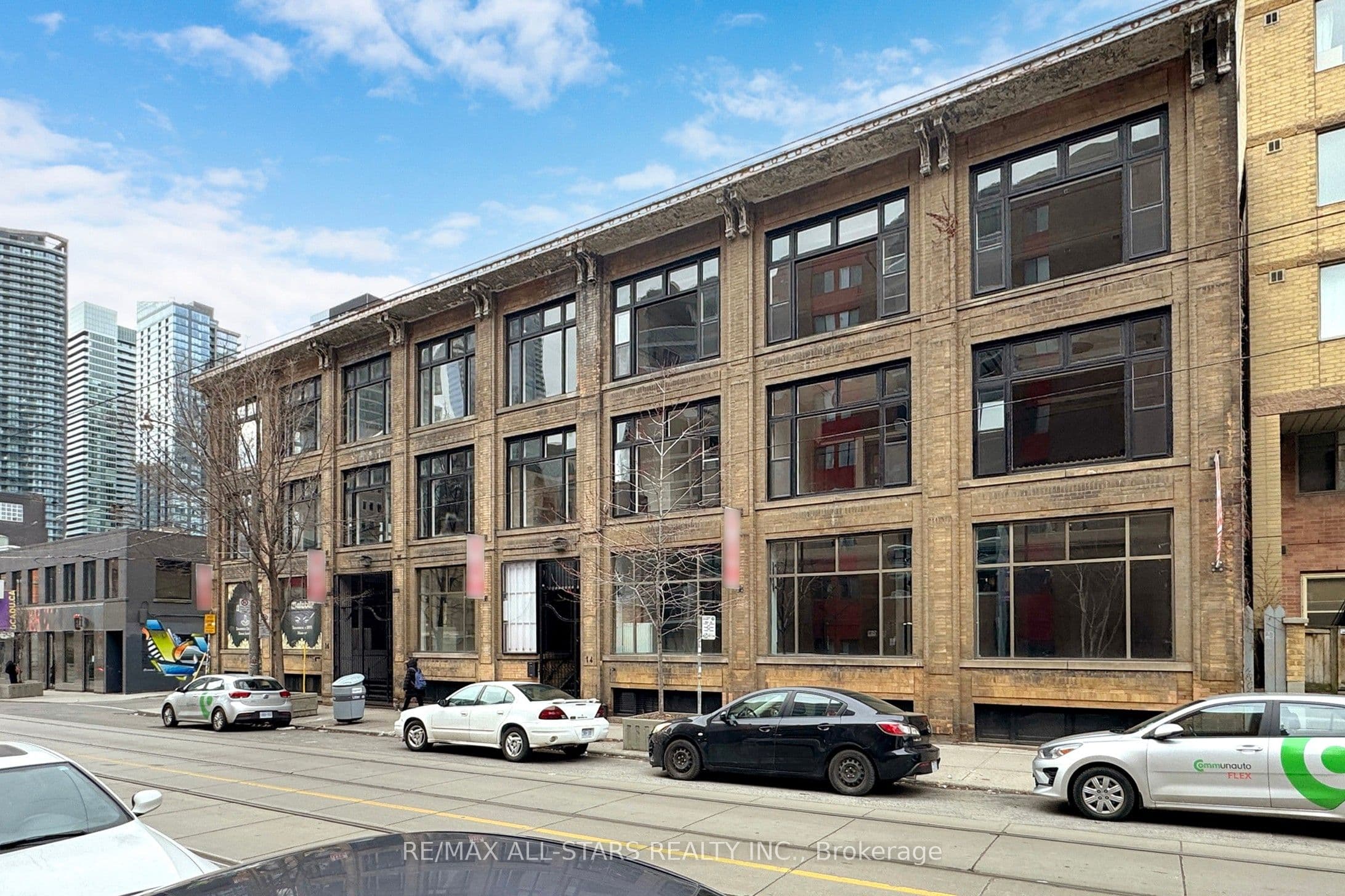 10 - 14 Mccaul Street 201, Toronto, ON M5T 1V6
