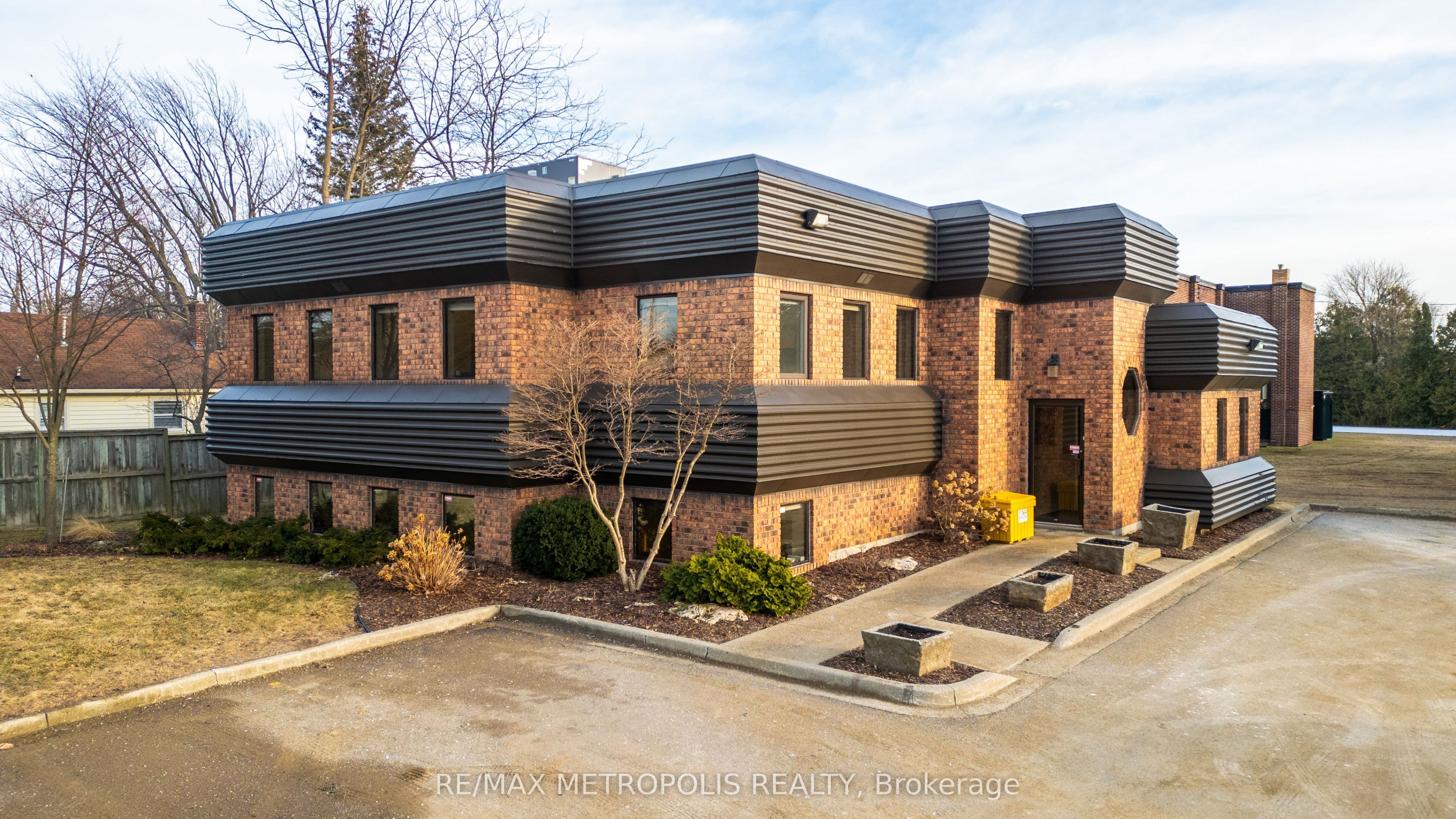2695 Hamilton Road, Sarnia, ON N0N 1C0