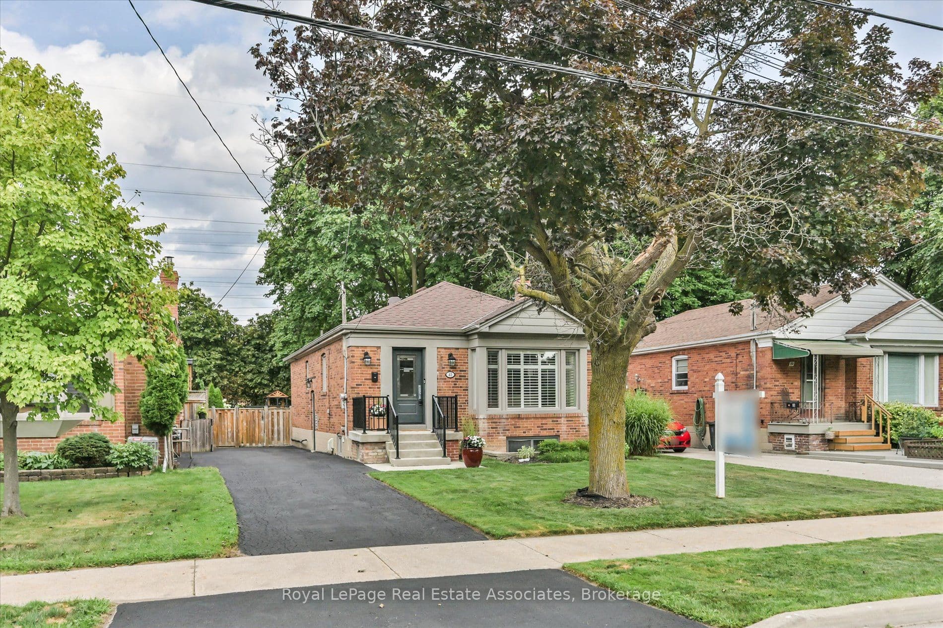 41 Ashbourne Drive, Toronto, ON M9B 4H3