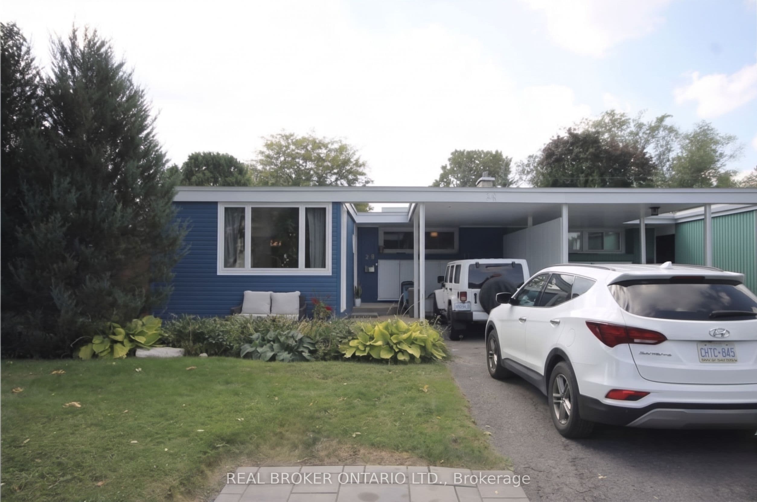 28 Leeming Drive 1, Crystal Bay - Rocky Point - Bayshore, ON K2H 5P7