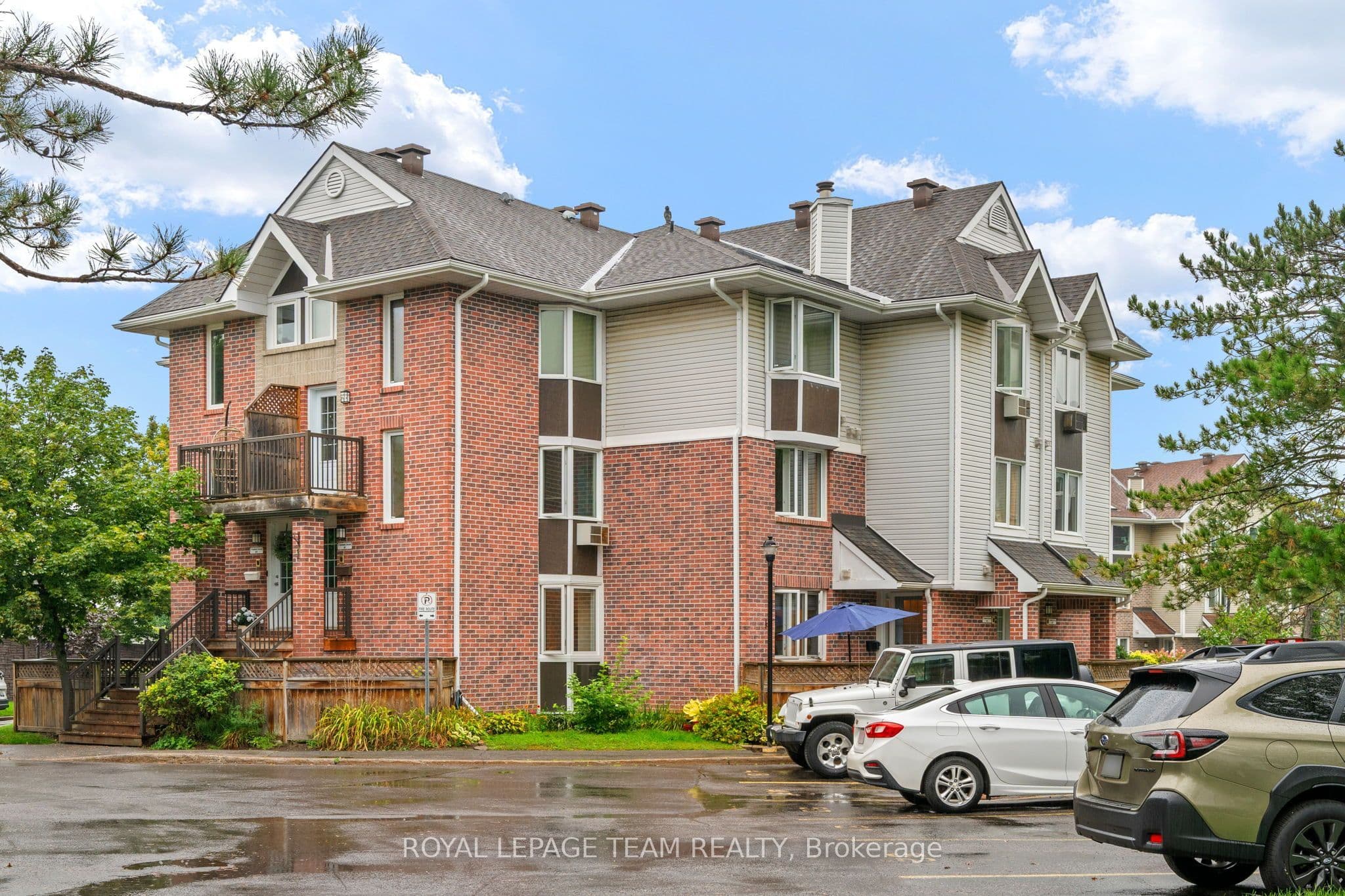 12-2 Stonebank Crescent 12, Bells Corners and South to Fallowfield, ON K2H 9M4