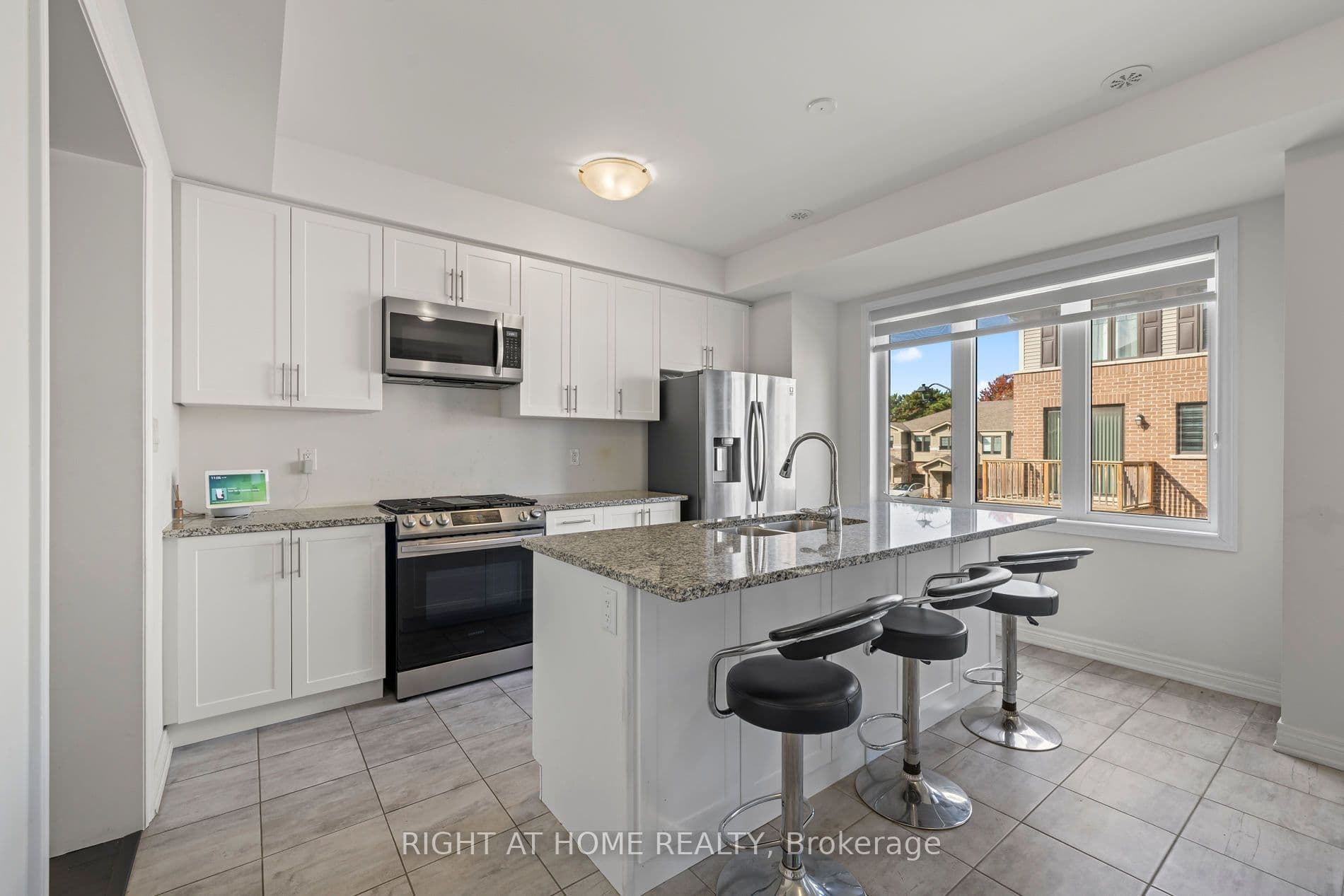 7 Rapids Lane, Hamilton, ON L8K 0A3